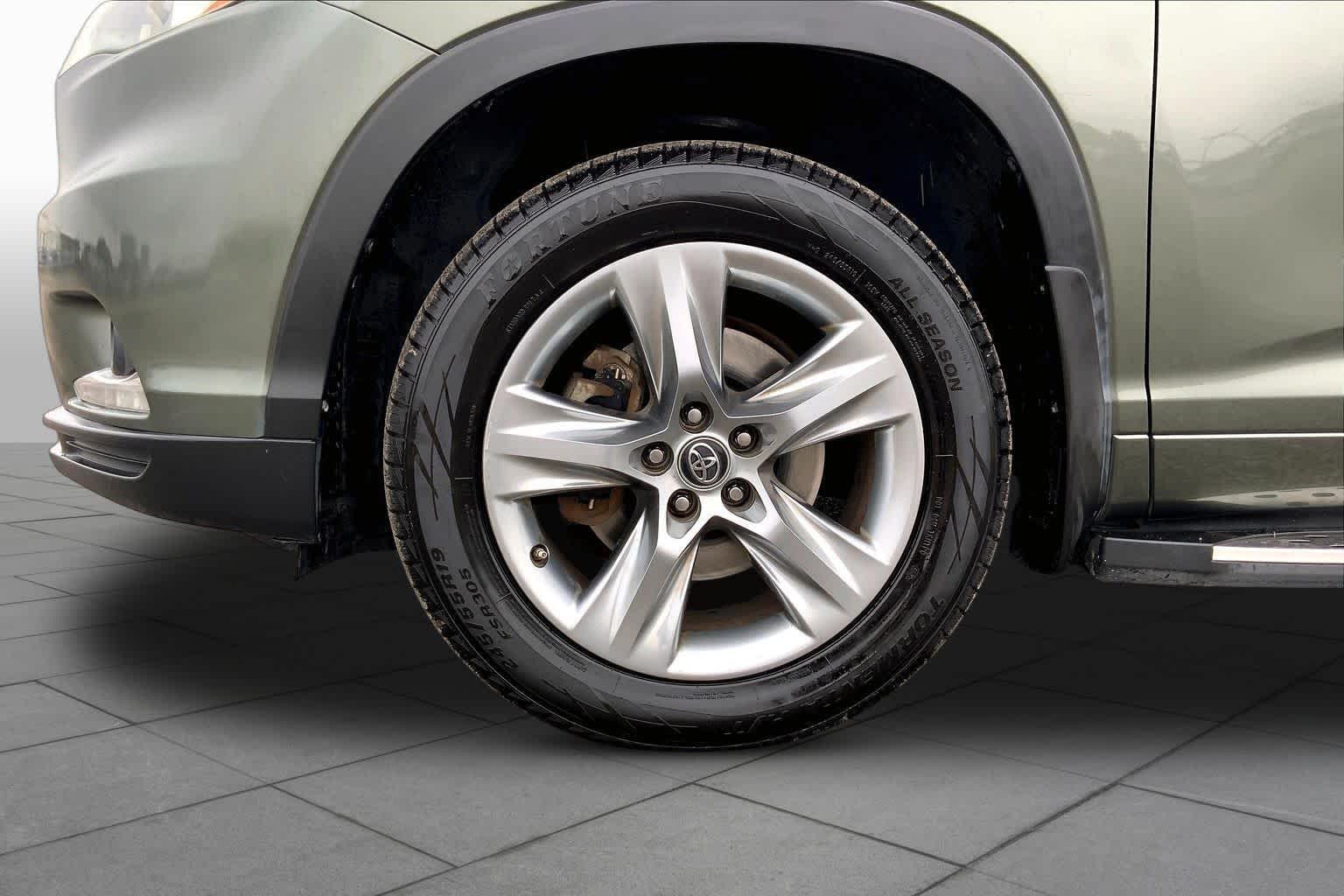 2016 Toyota Highlander Limited Alumina Jade Metallic at Mercedes-Benz of Houston North