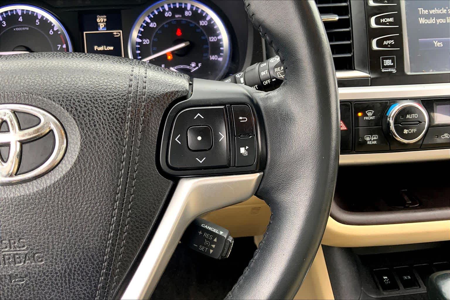 2016 Toyota Highlander Limited Alumina Jade Metallic at Mercedes-Benz of Houston North