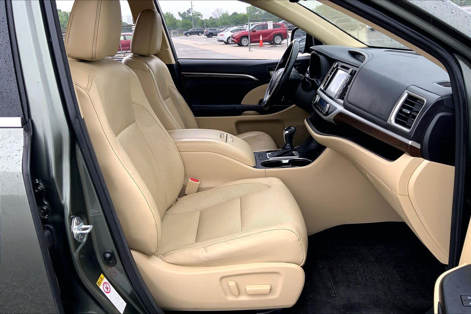 2016 Toyota Highlander Limited Alumina Jade Metallic at Mercedes-Benz of Houston North