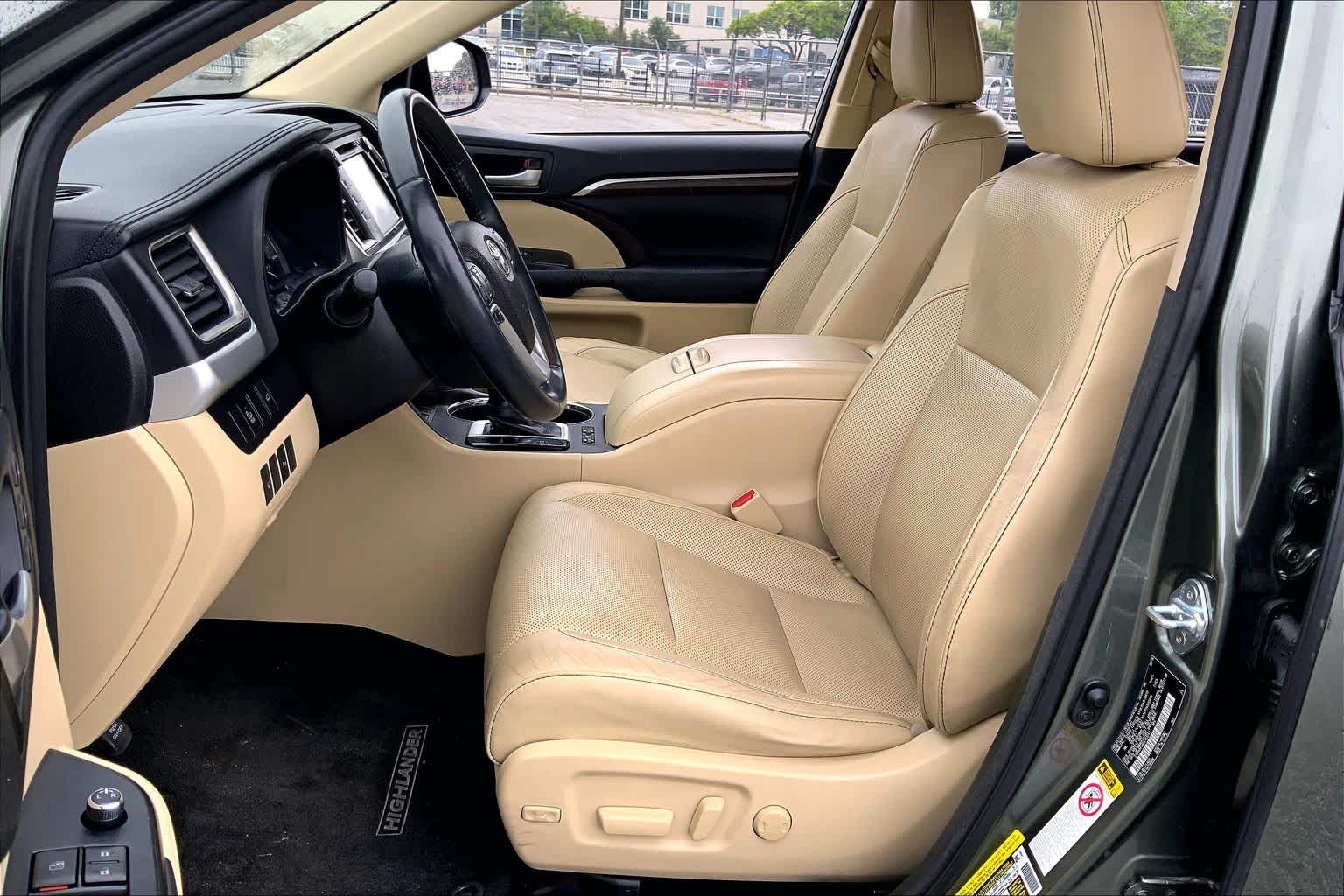 2016 Toyota Highlander Limited Alumina Jade Metallic at Mercedes-Benz of Houston North