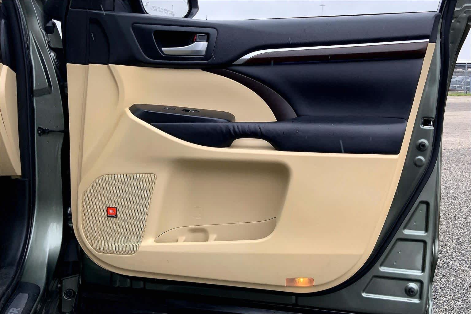 2016 Toyota Highlander Limited Alumina Jade Metallic at Mercedes-Benz of Houston North