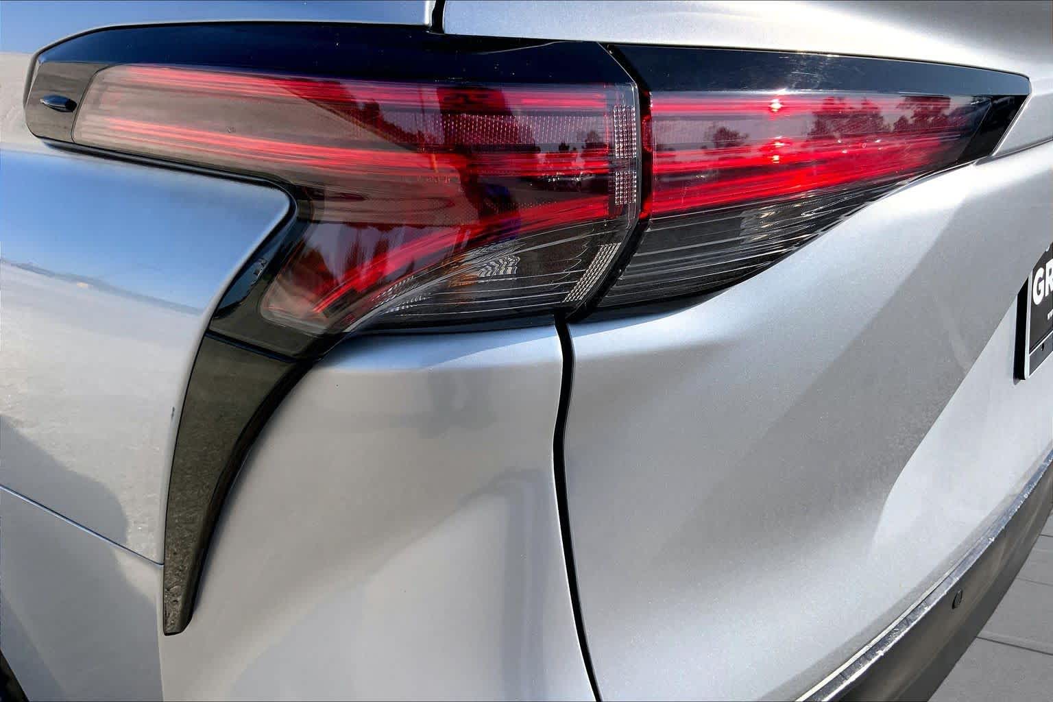 2022 Toyota Sienna XLE Celestial Silver Metallic at AutoNation USA Katy