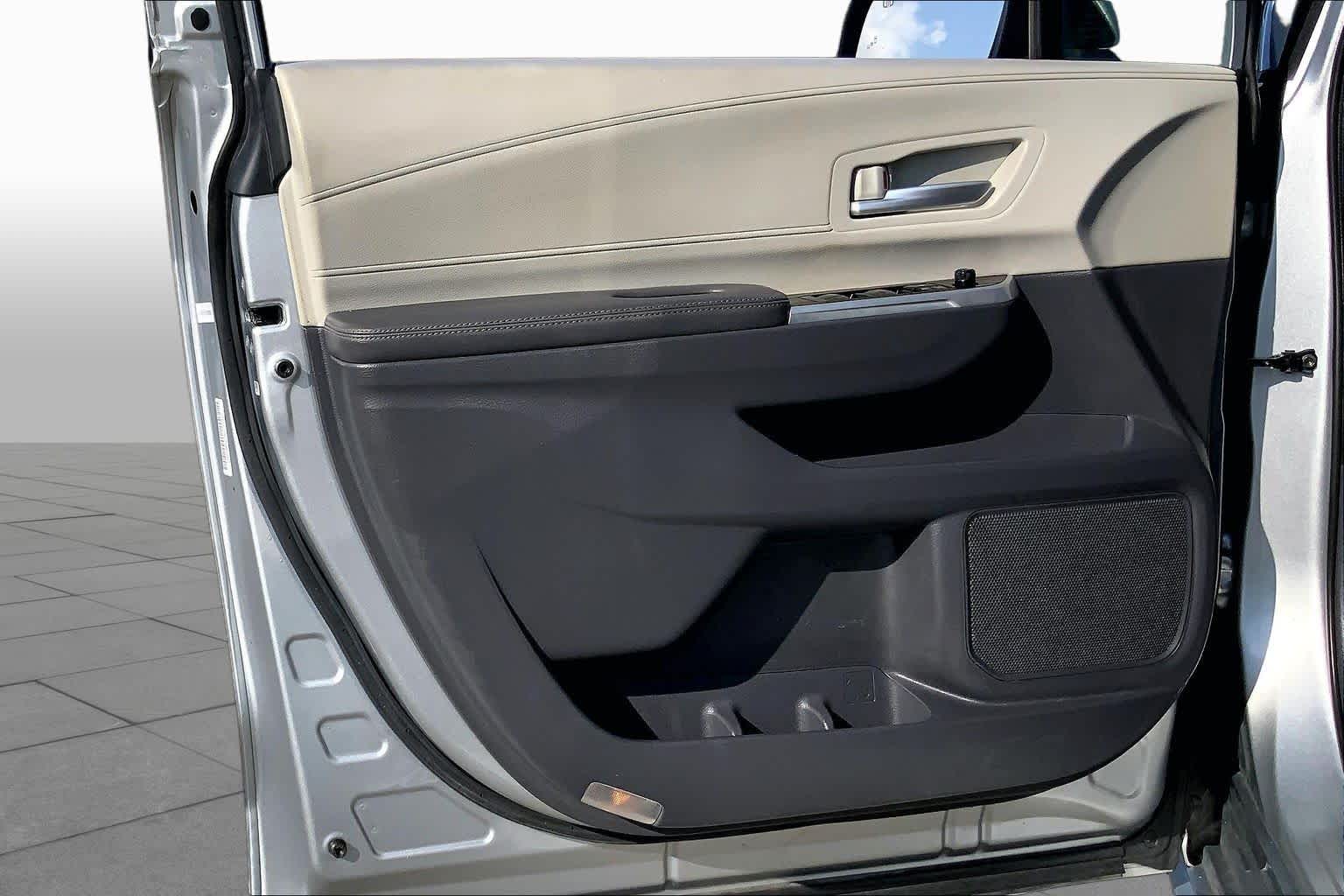 2022 Toyota Sienna XLE Celestial Silver Metallic at AutoNation USA Katy