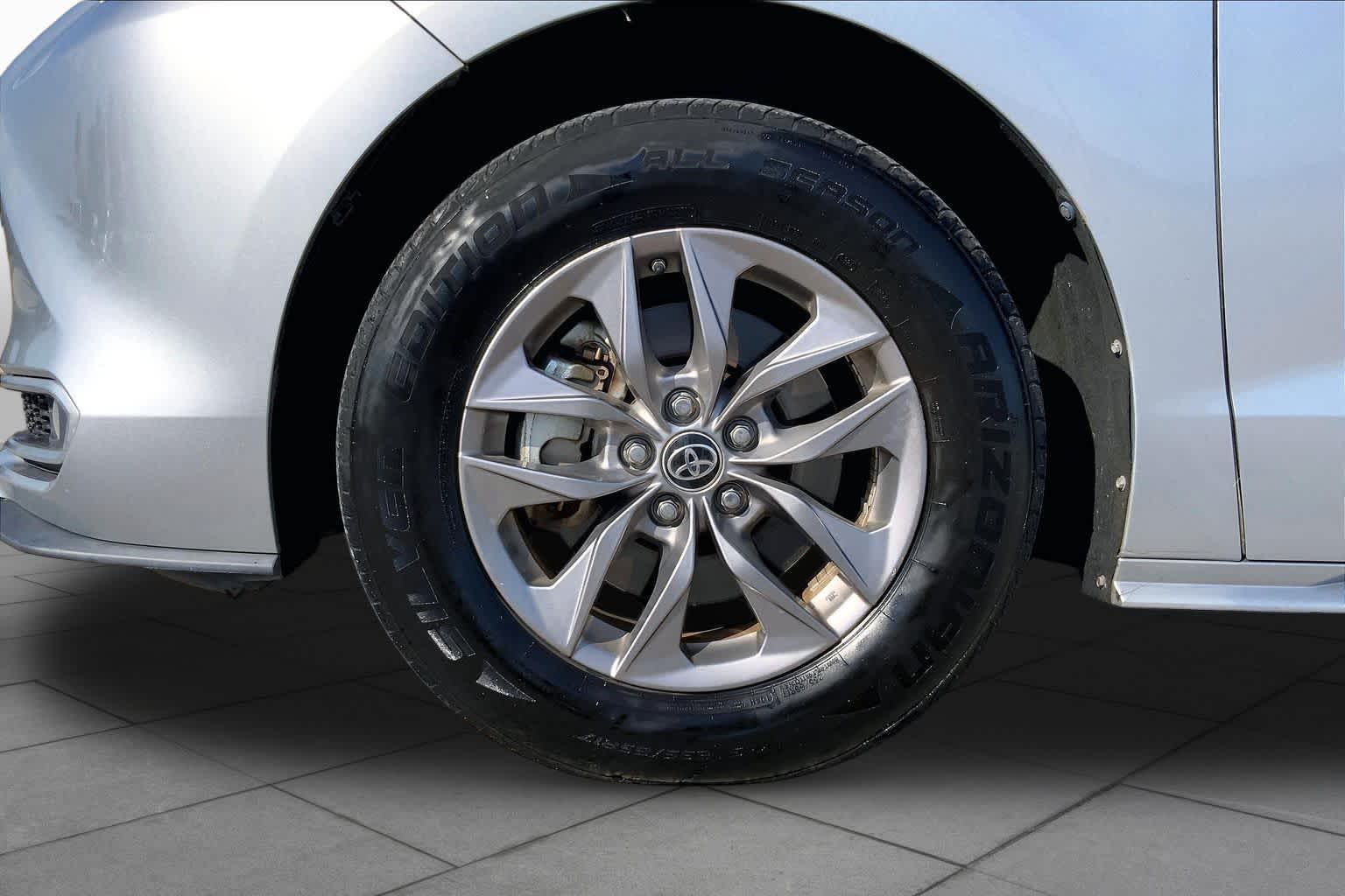 2022 Toyota Sienna XLE Celestial Silver Metallic at AutoNation USA Katy