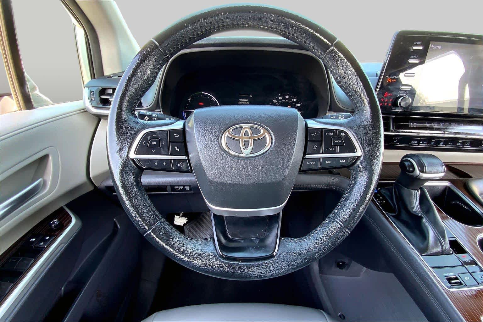 2022 Toyota Sienna XLE Celestial Silver Metallic at AutoNation USA Katy
