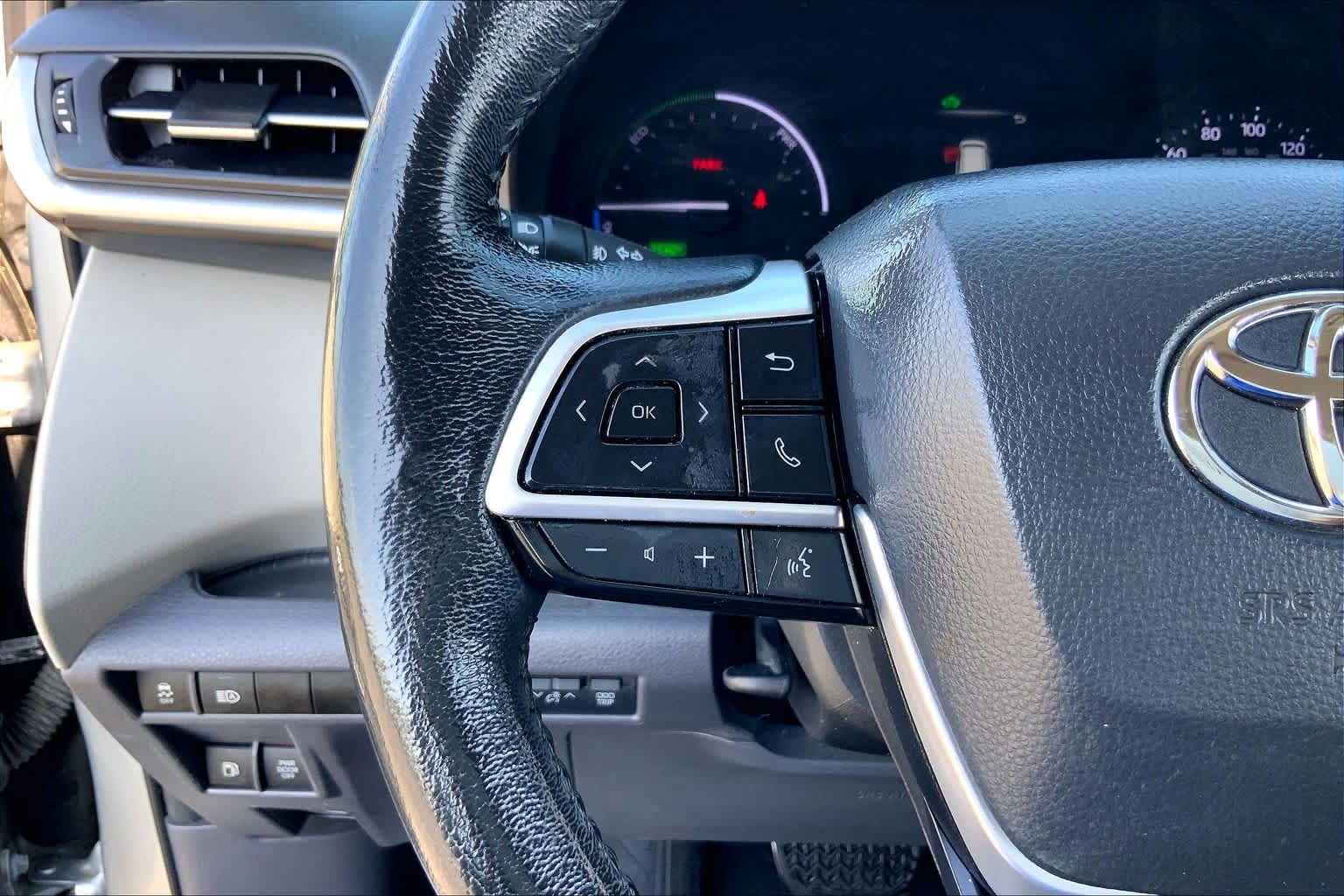 2022 Toyota Sienna XLE Celestial Silver Metallic at AutoNation USA Katy