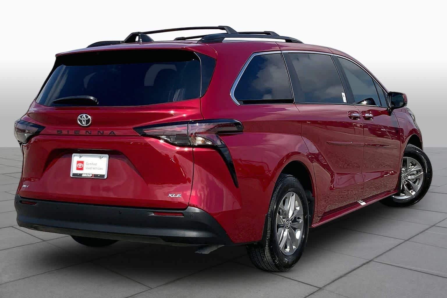 2026 Toyota Sienna XLE Ruby Flare Pearl at Group 1 Toyota Southwest