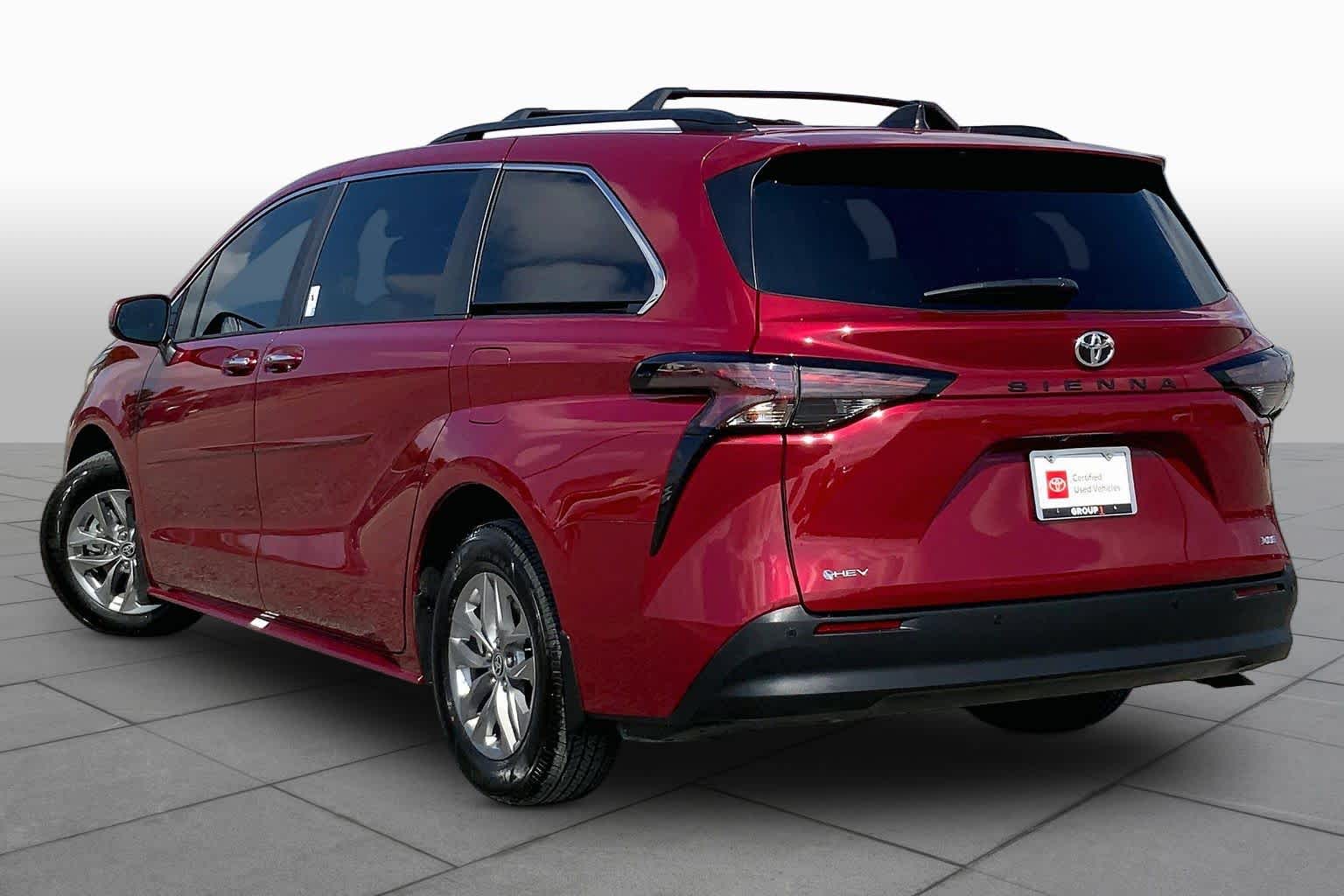 2026 Toyota Sienna XLE Ruby Flare Pearl at Group 1 Toyota Southwest