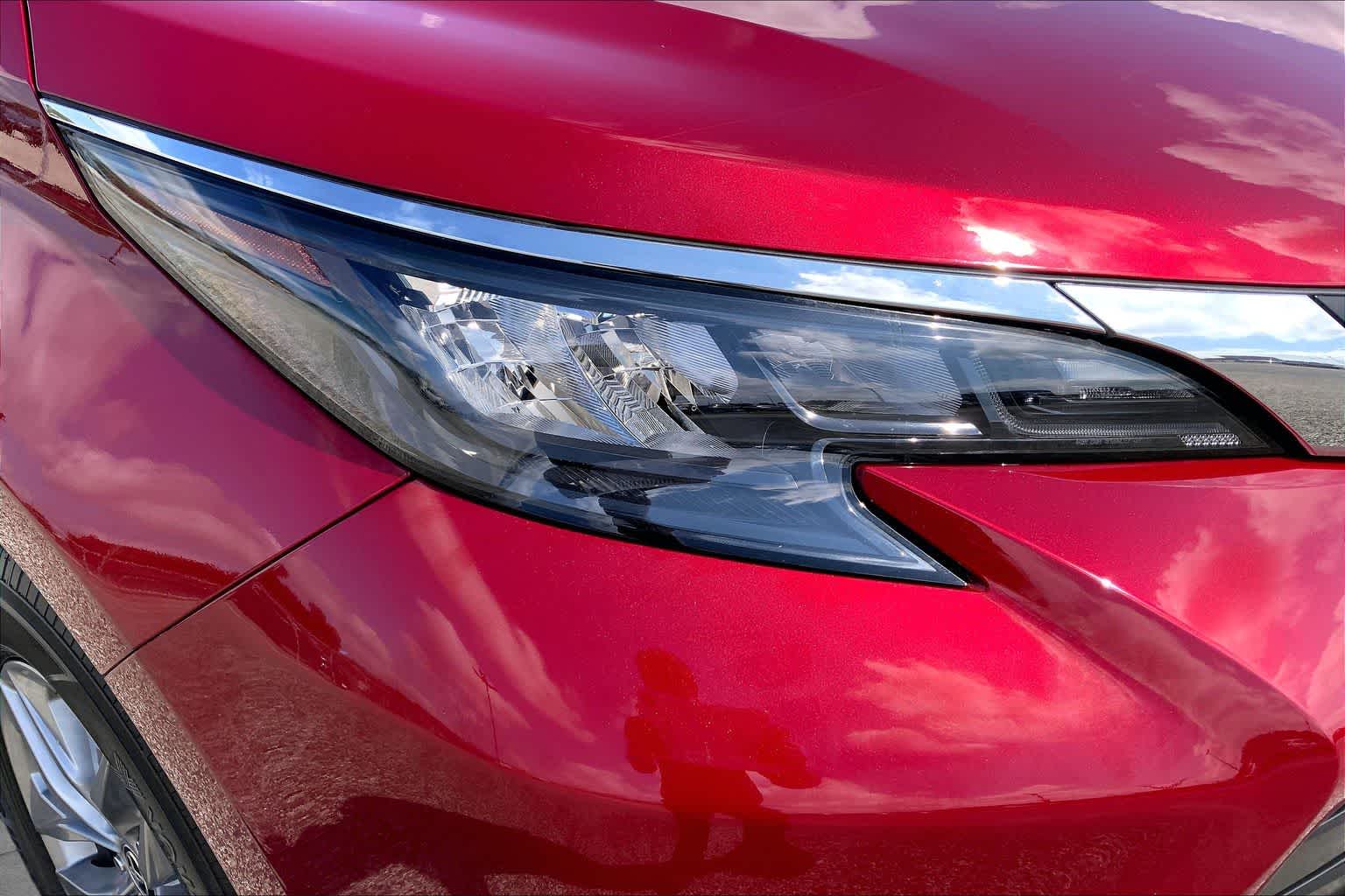 2026 Toyota Sienna XLE Ruby Flare Pearl at Group 1 Toyota Southwest