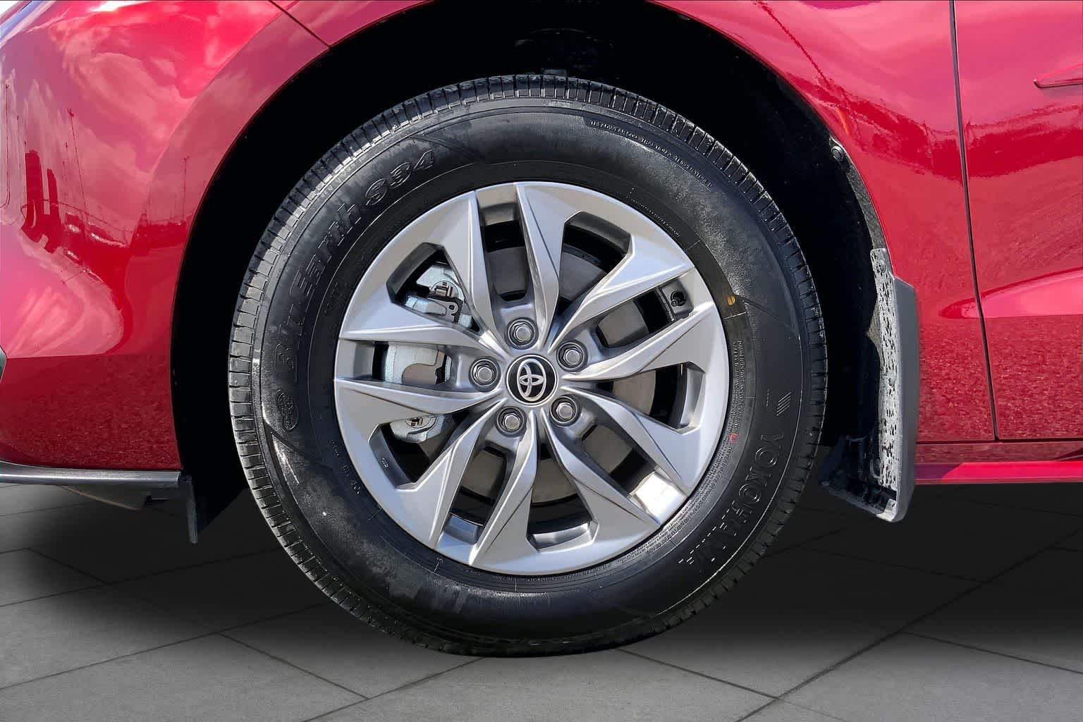 2026 Toyota Sienna XLE Ruby Flare Pearl at Group 1 Toyota Southwest