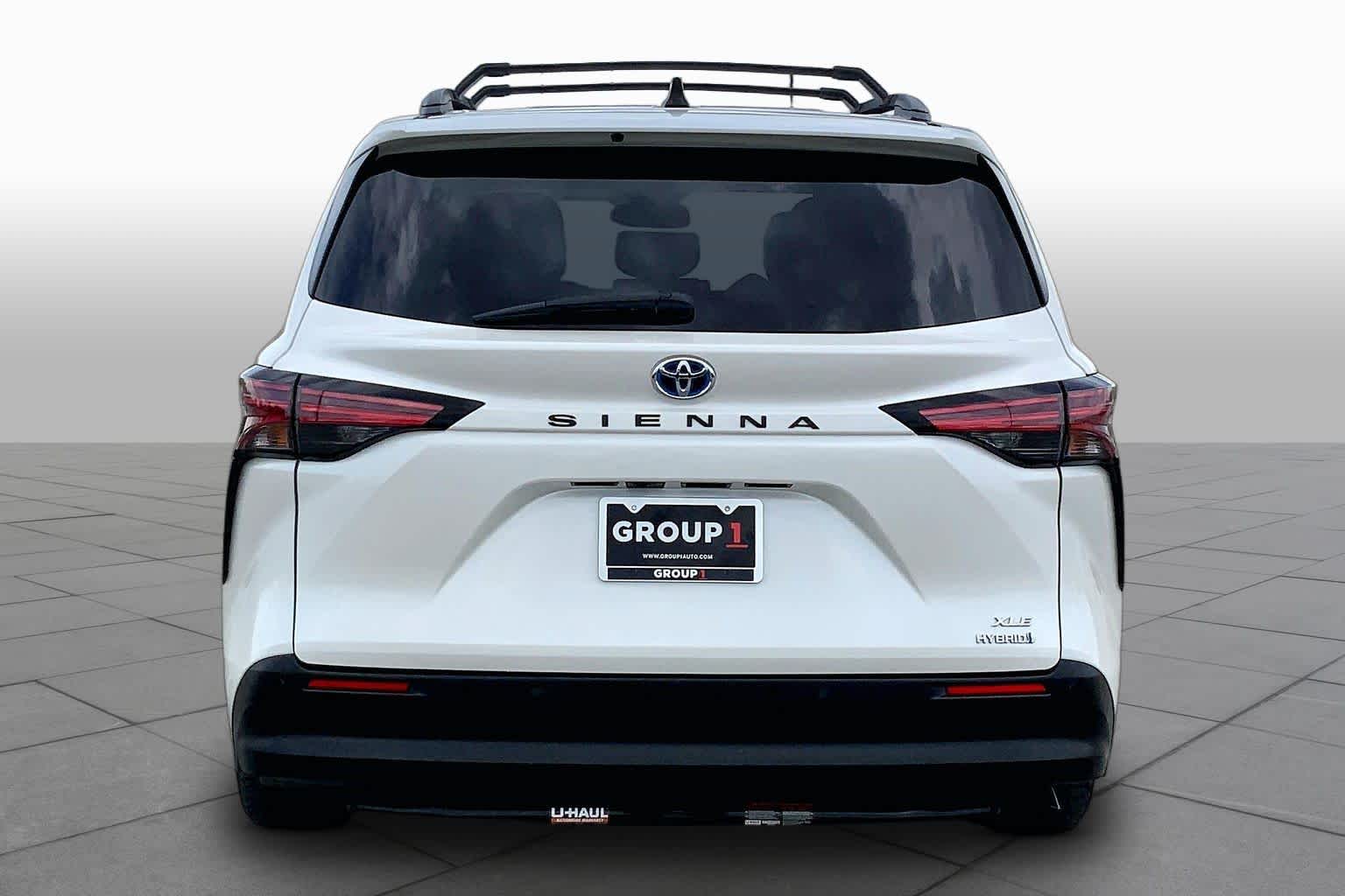 2021 Toyota Sienna XLE Blizzard Pearl at Group 1 Toyota Southwest