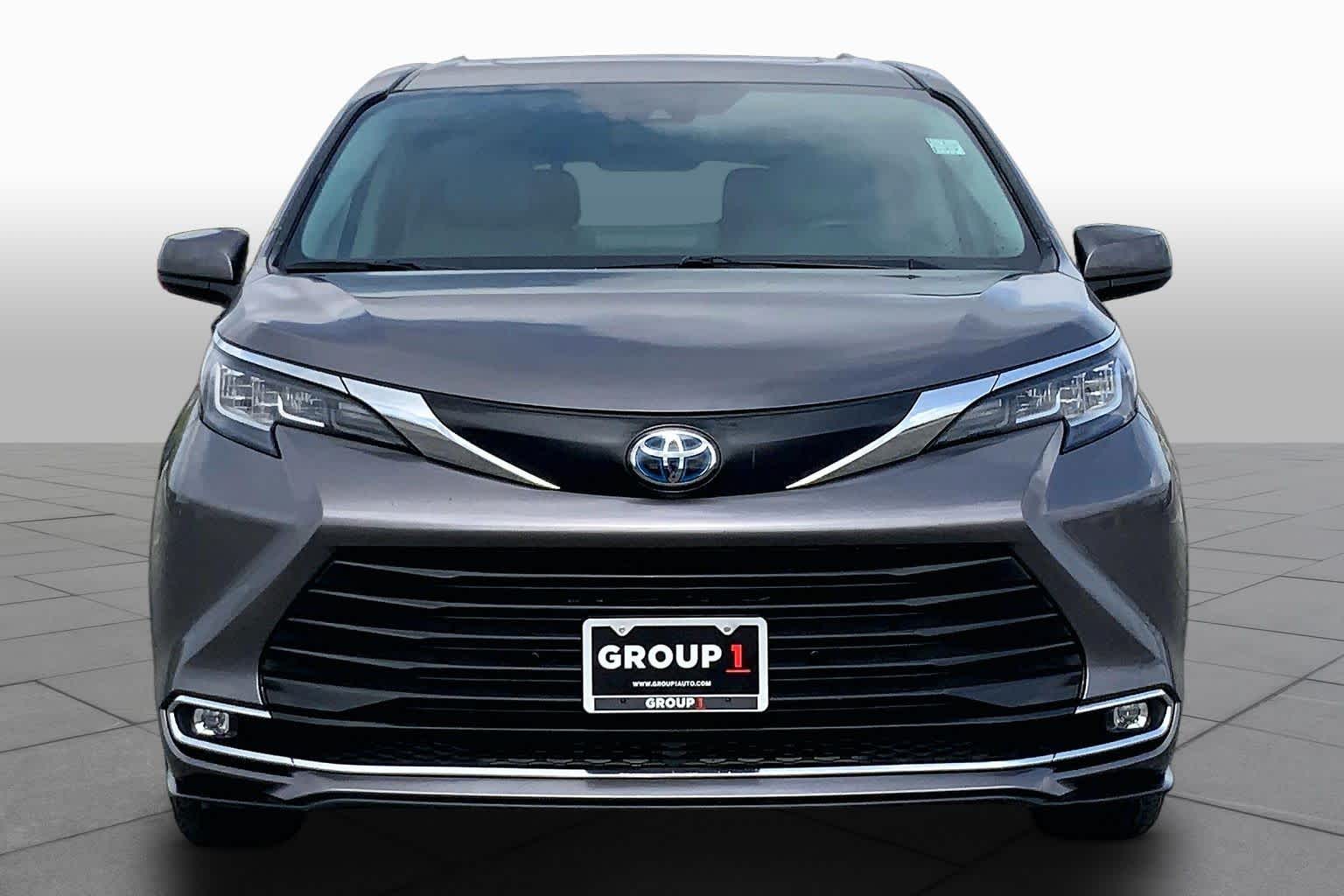 2022 Toyota Sienna XLE Predawn Gray Mica at Westside Kia