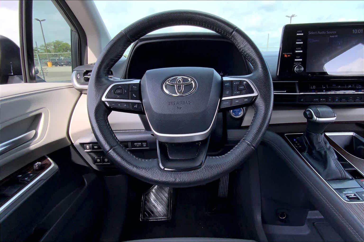 2022 Toyota Sienna XLE Predawn Gray Mica at Westside Kia