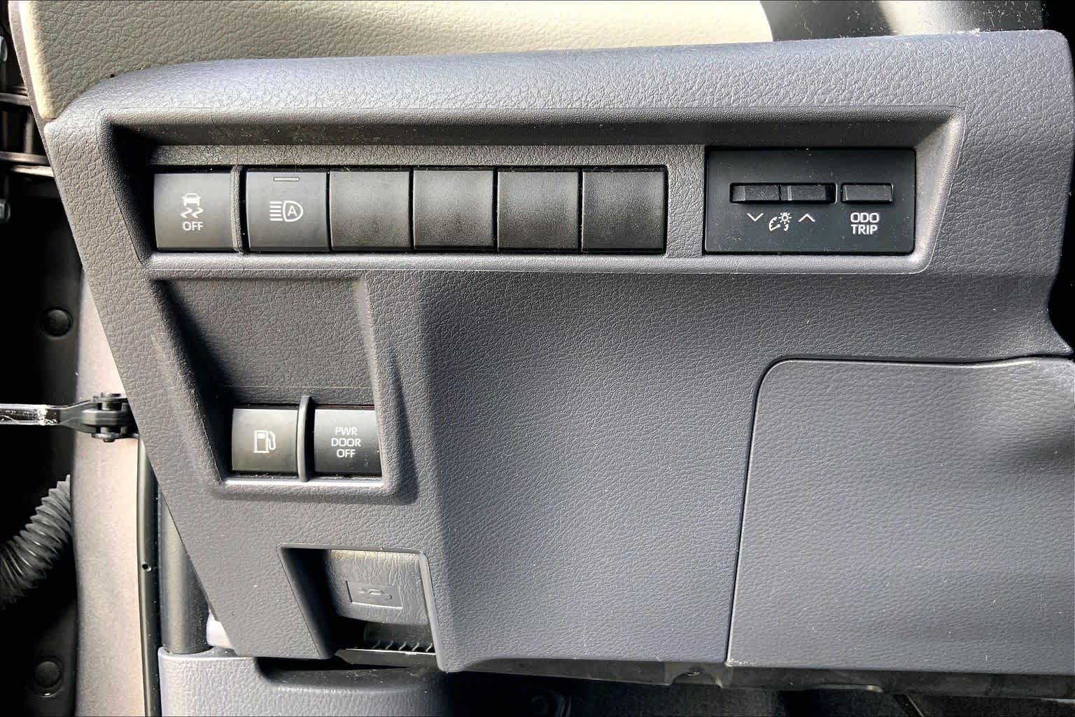 2022 Toyota Sienna XLE Predawn Gray Mica at Westside Kia