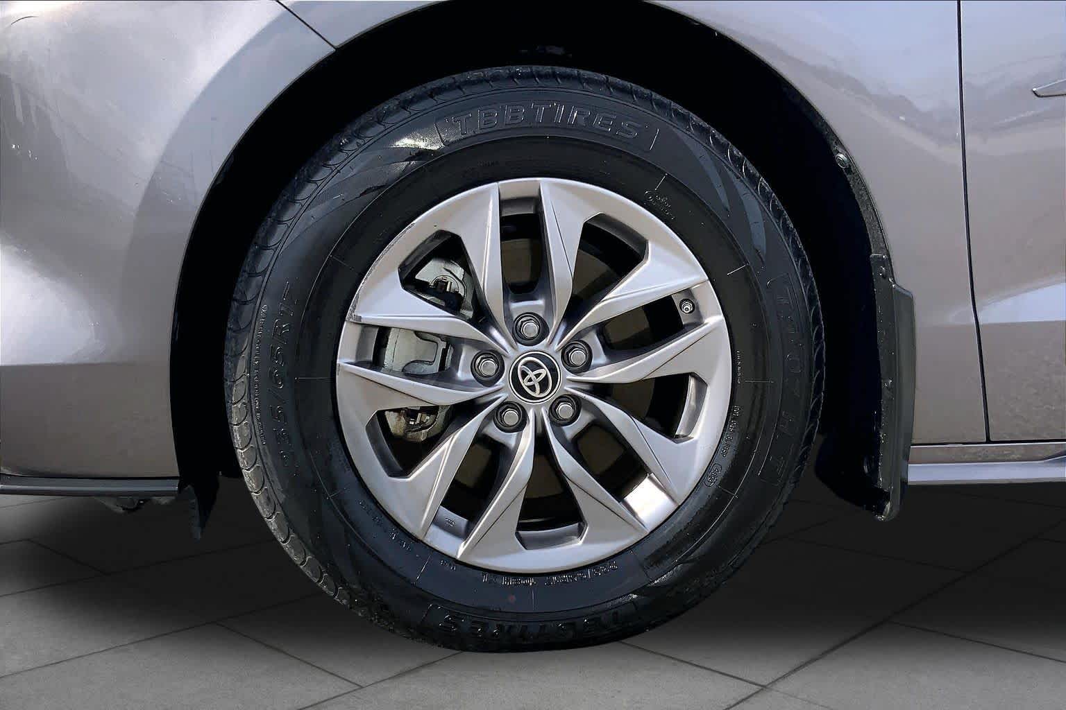 2022 Toyota Sienna XLE Predawn Gray Mica at Westside Kia