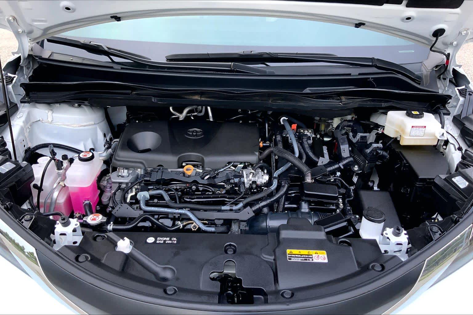 2024 Toyota Sienna XLE Wind Chill Pearl at Group 1 Toyota Southwest