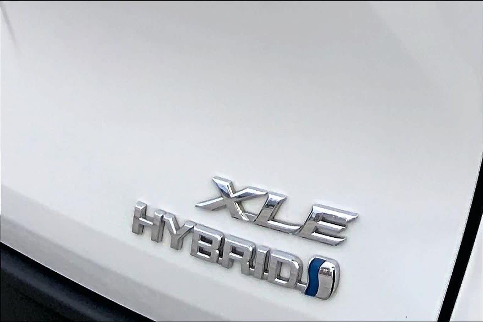 2024 Toyota Sienna XLE Wind Chill Pearl at Group 1 Toyota Southwest