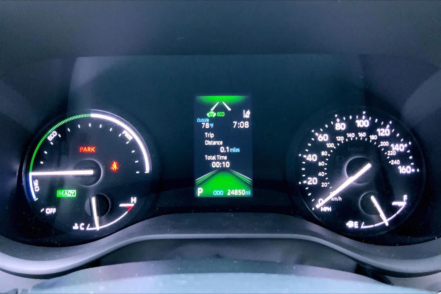2024 Toyota Sienna XLE Wind Chill Pearl at Group 1 Toyota Southwest