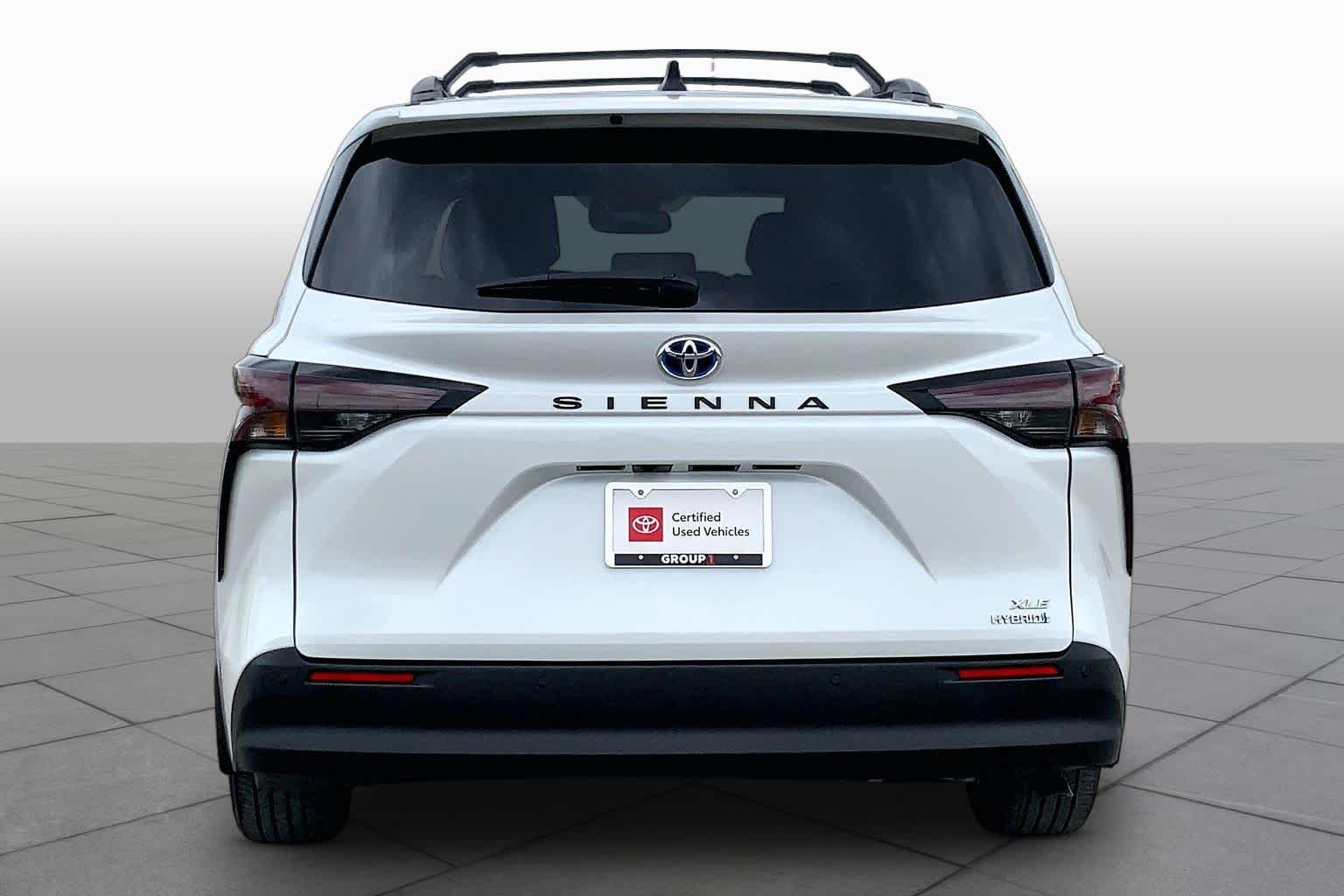 2024 Toyota Sienna XLE Wind Chill Pearl at Group 1 Toyota Southwest