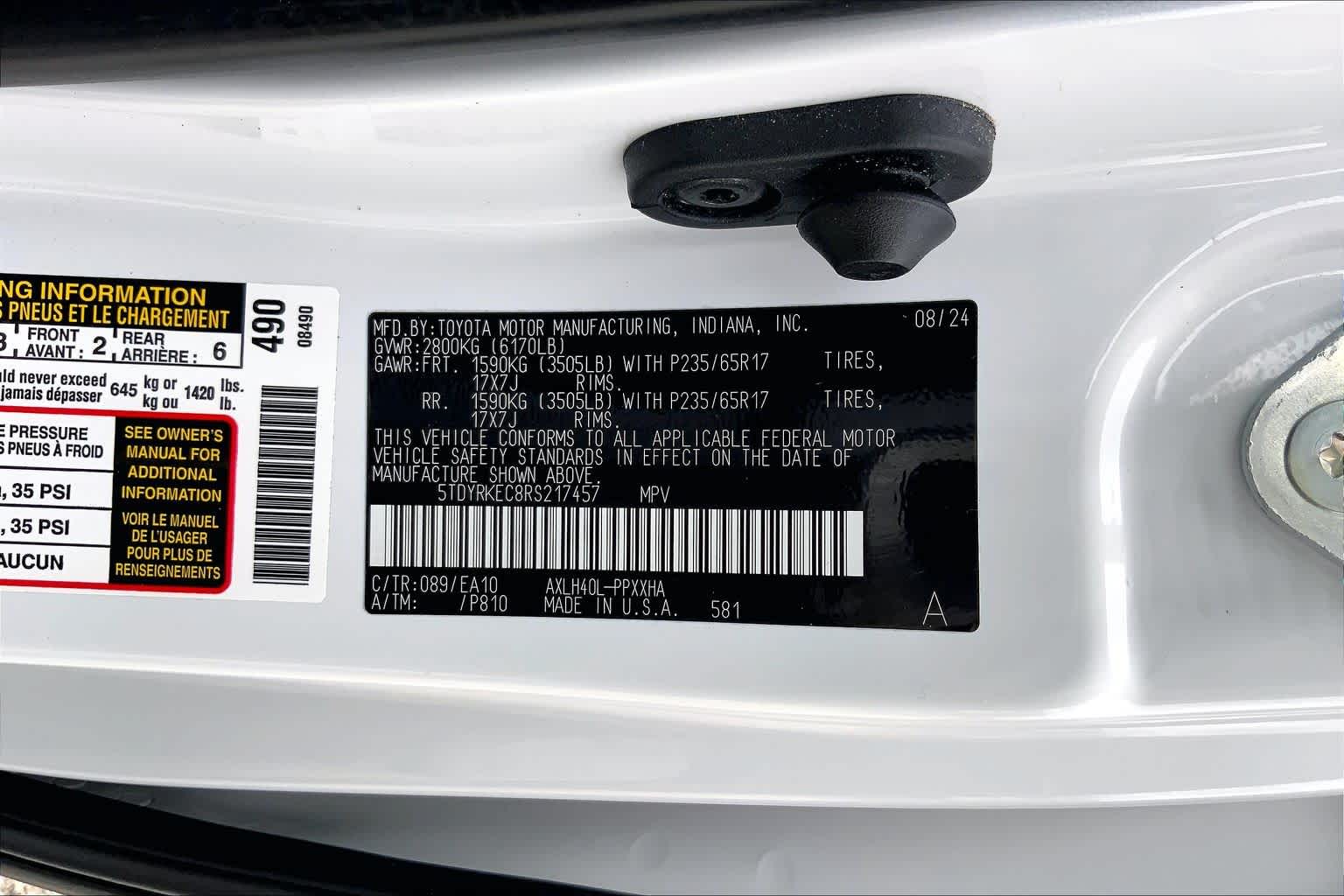 2024 Toyota Sienna XLE Wind Chill Pearl at Group 1 Toyota Southwest