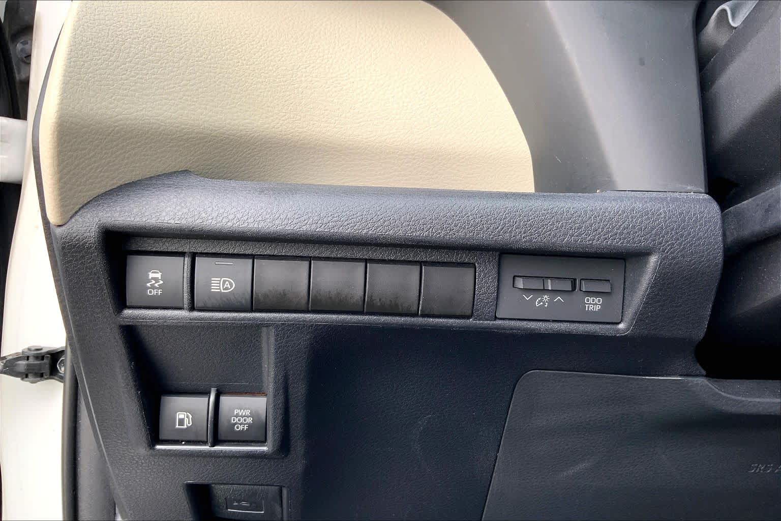 2022 Toyota Sienna photo 33 of 36