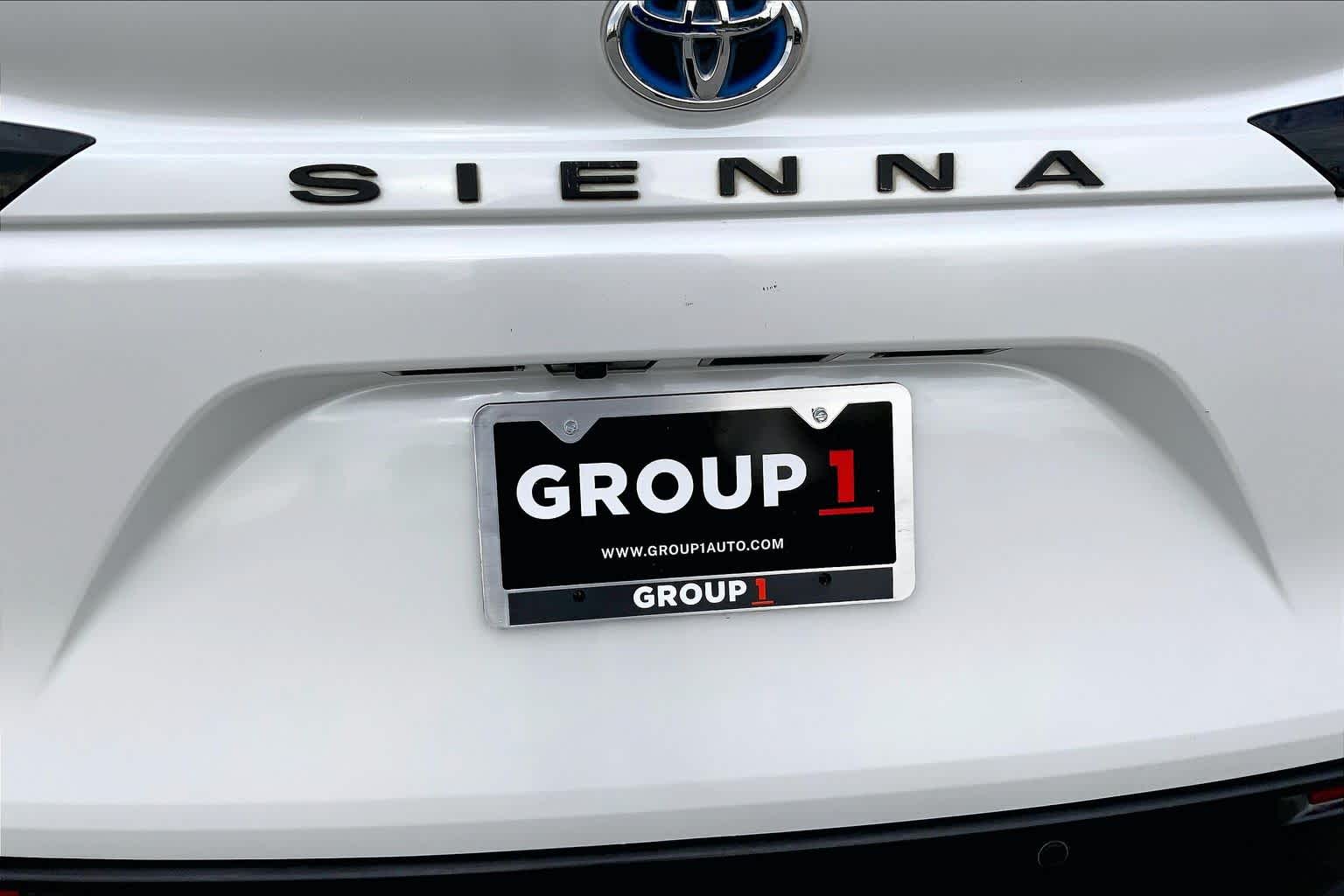 2022 Toyota Sienna photo 10 of 36