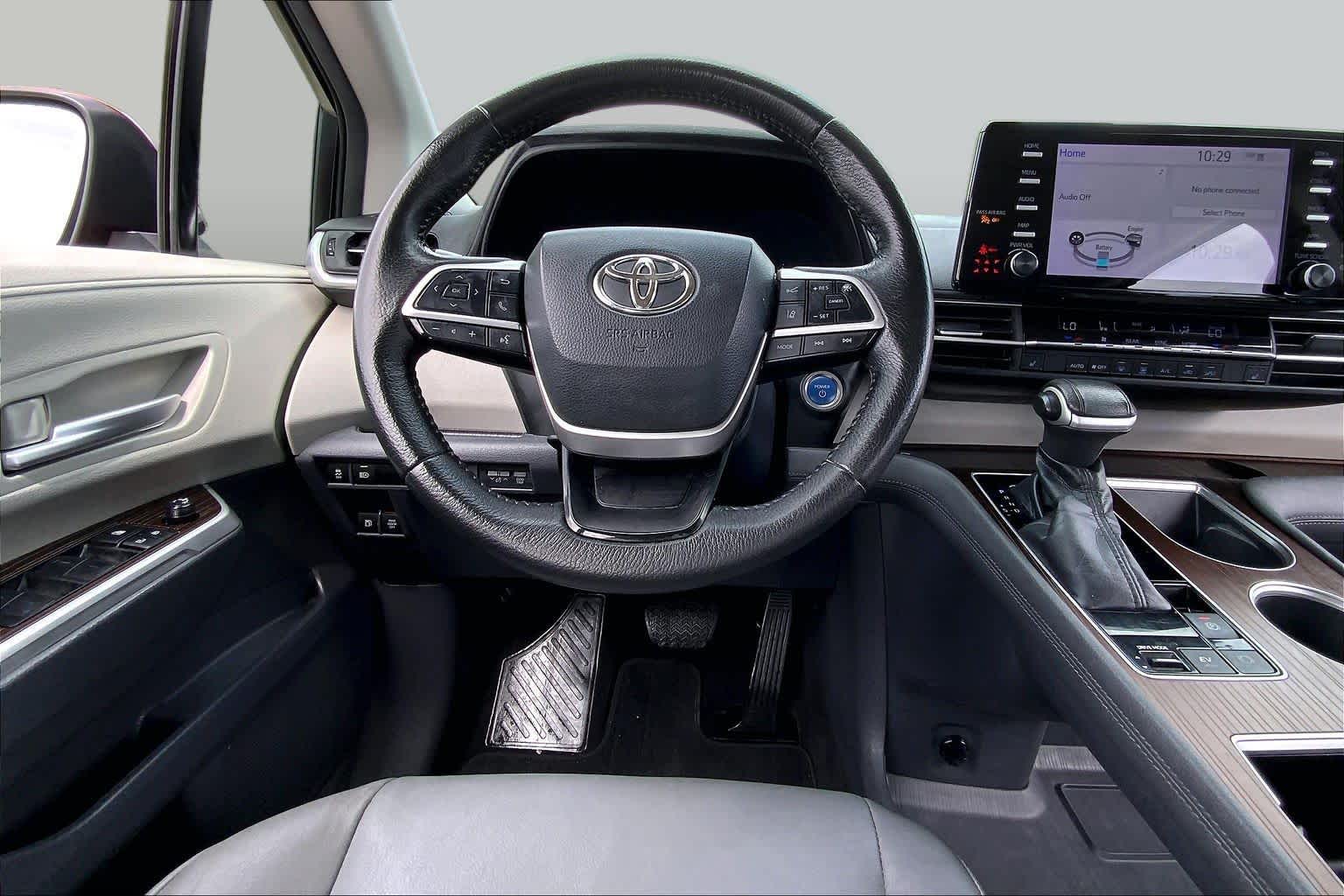 2023 Toyota Sienna XLE Ruby Flare Pearl at AutoNation USA Houston