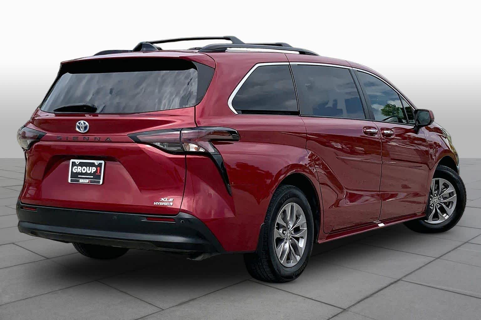 2023 Toyota Sienna XLE Ruby Flare Pearl at AutoNation USA Houston