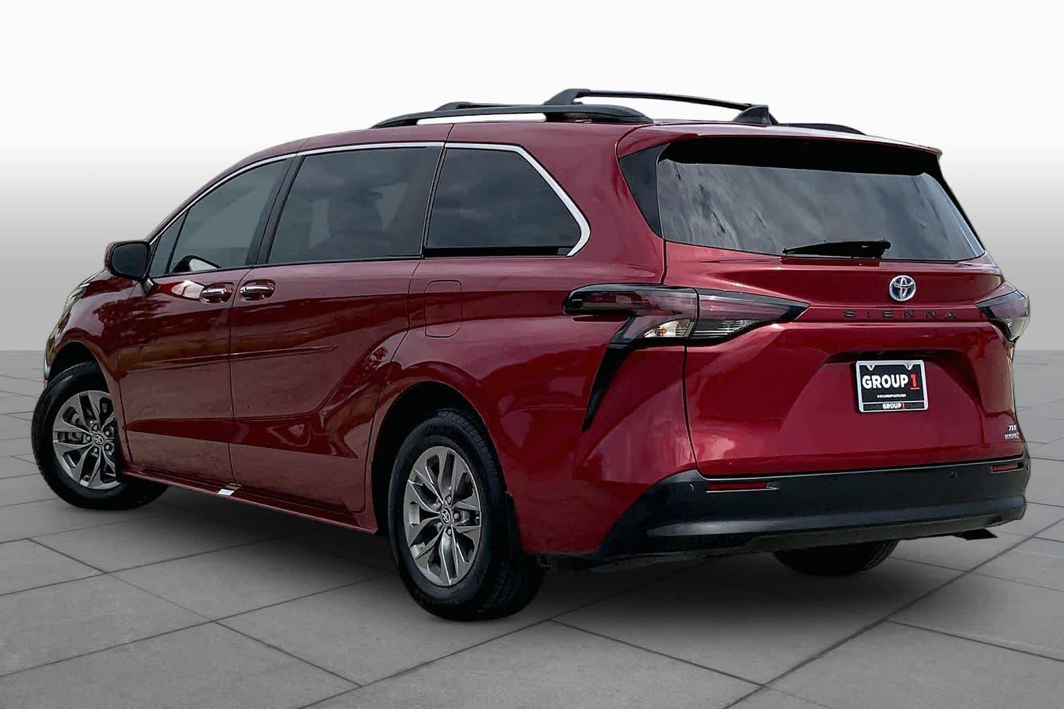 2023 Toyota Sienna XLE Ruby Flare Pearl at AutoNation USA Houston