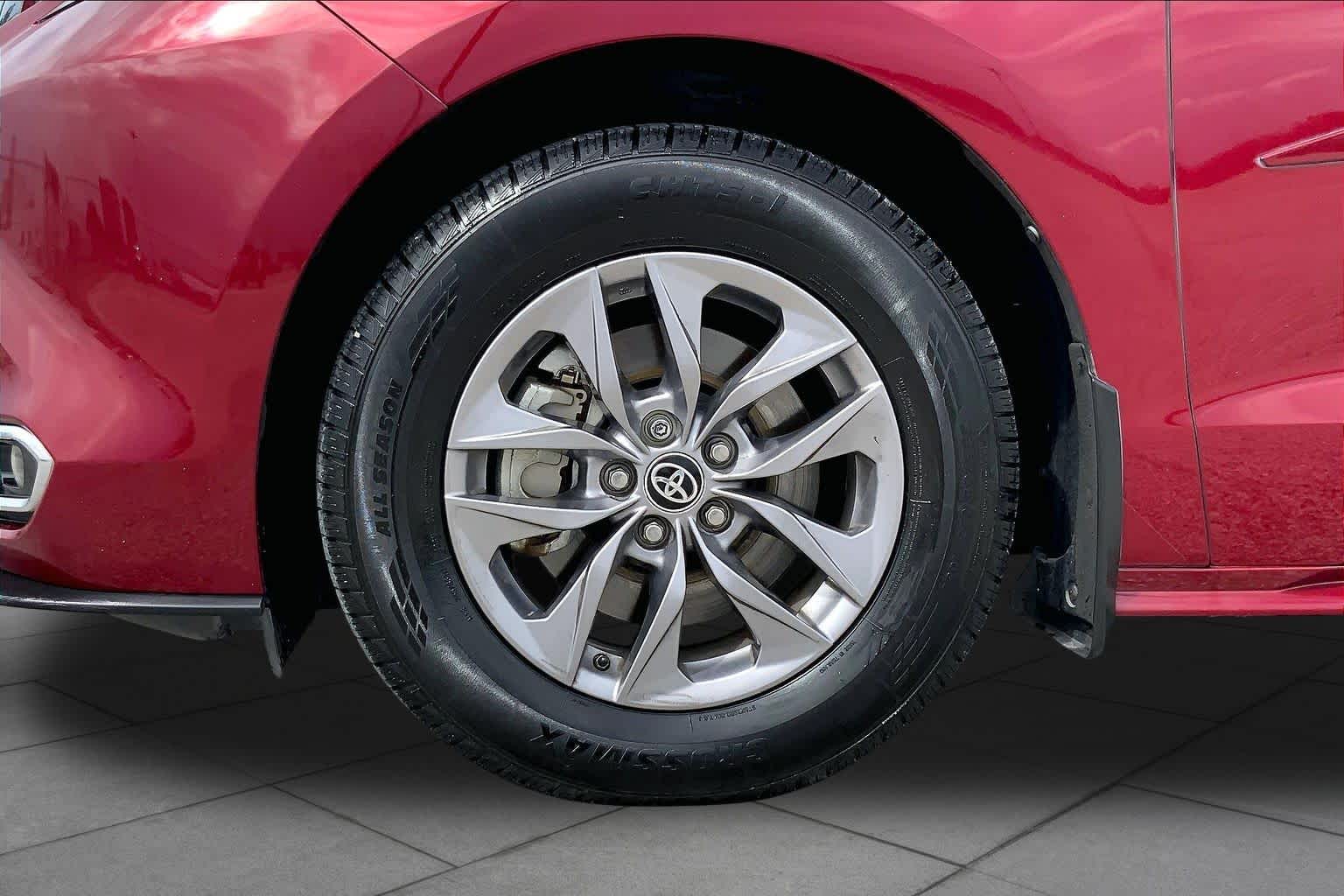 2023 Toyota Sienna XLE Ruby Flare Pearl at AutoNation USA Houston