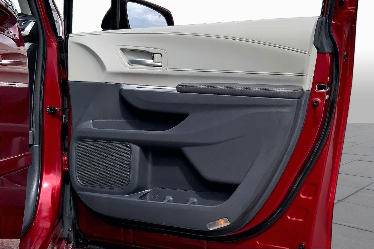2023 Toyota Sienna XLE Ruby Flare Pearl at AutoNation USA Houston