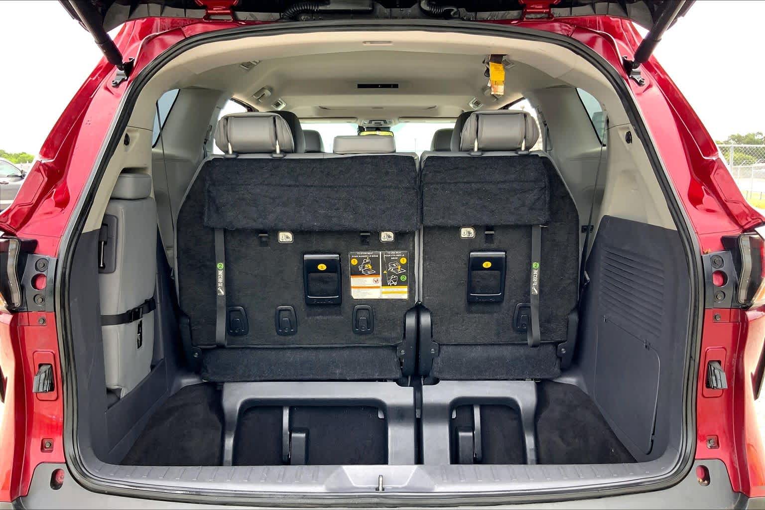 2023 Toyota Sienna XLE Ruby Flare Pearl at AutoNation USA Houston