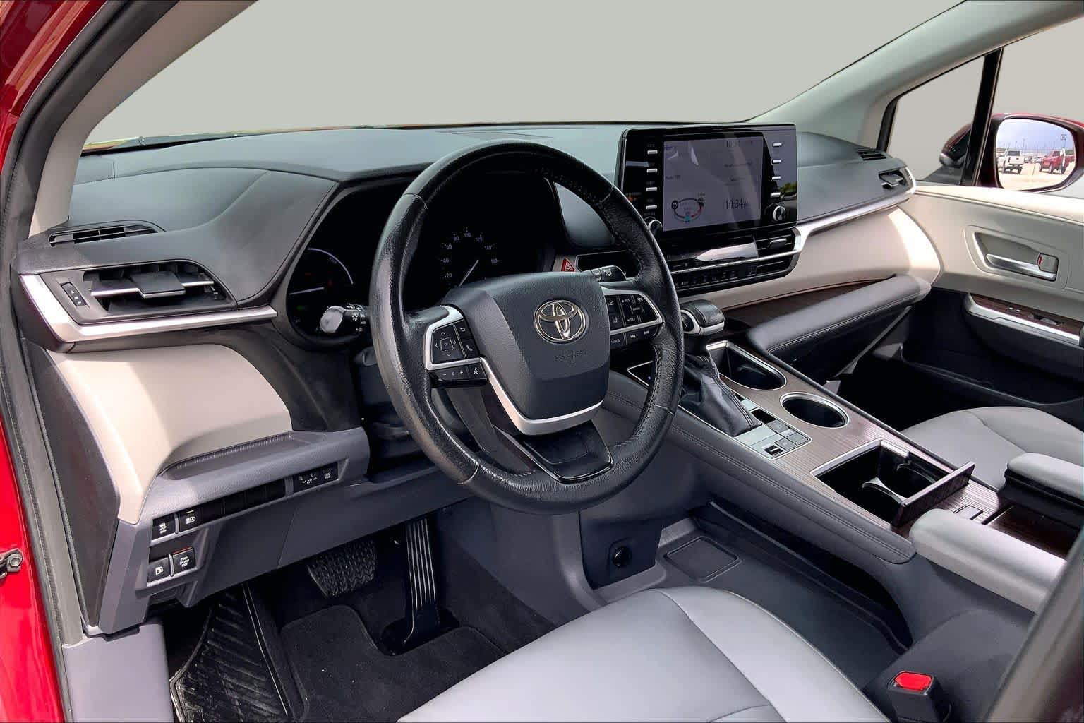 2023 Toyota Sienna XLE Ruby Flare Pearl at AutoNation USA Houston
