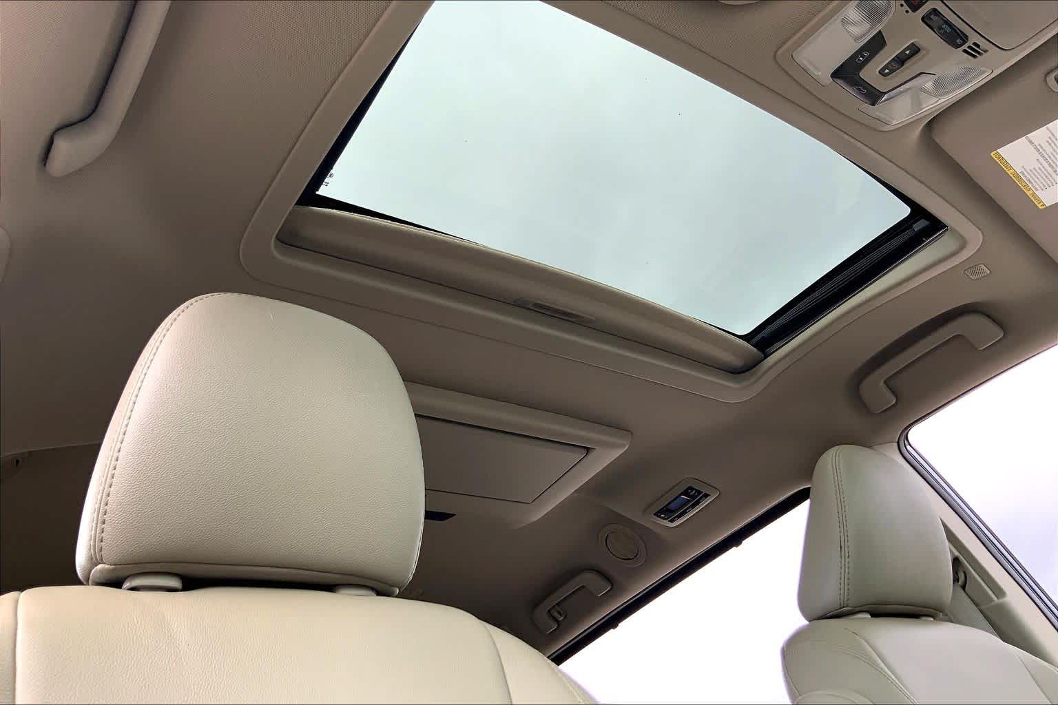 2020 Toyota Sienna photo 14 of 36