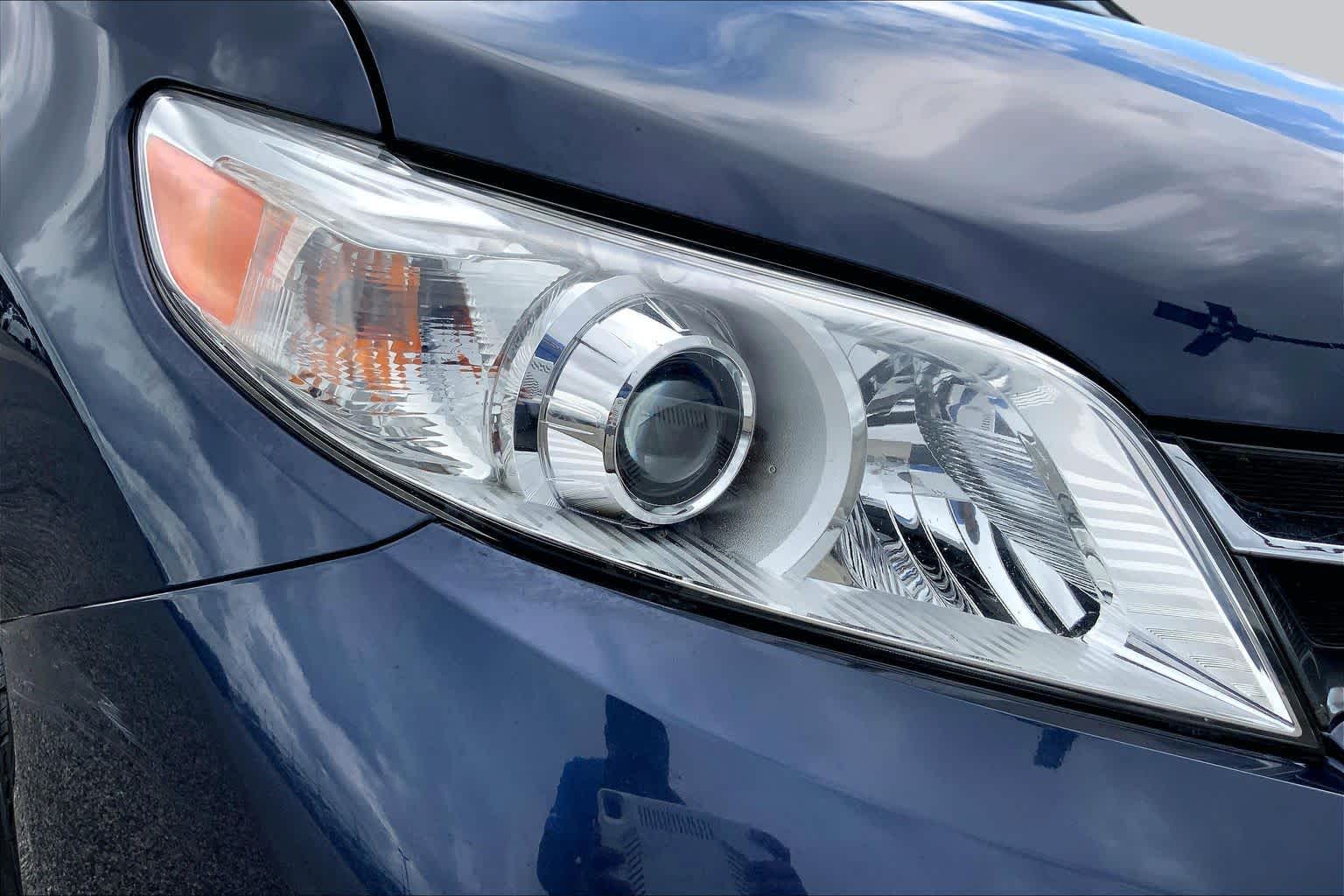 2020 Toyota Sienna photo 27 of 36