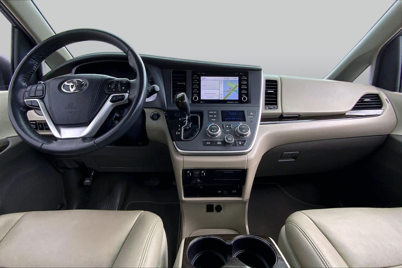 2020 Toyota Sienna photo 15 of 36