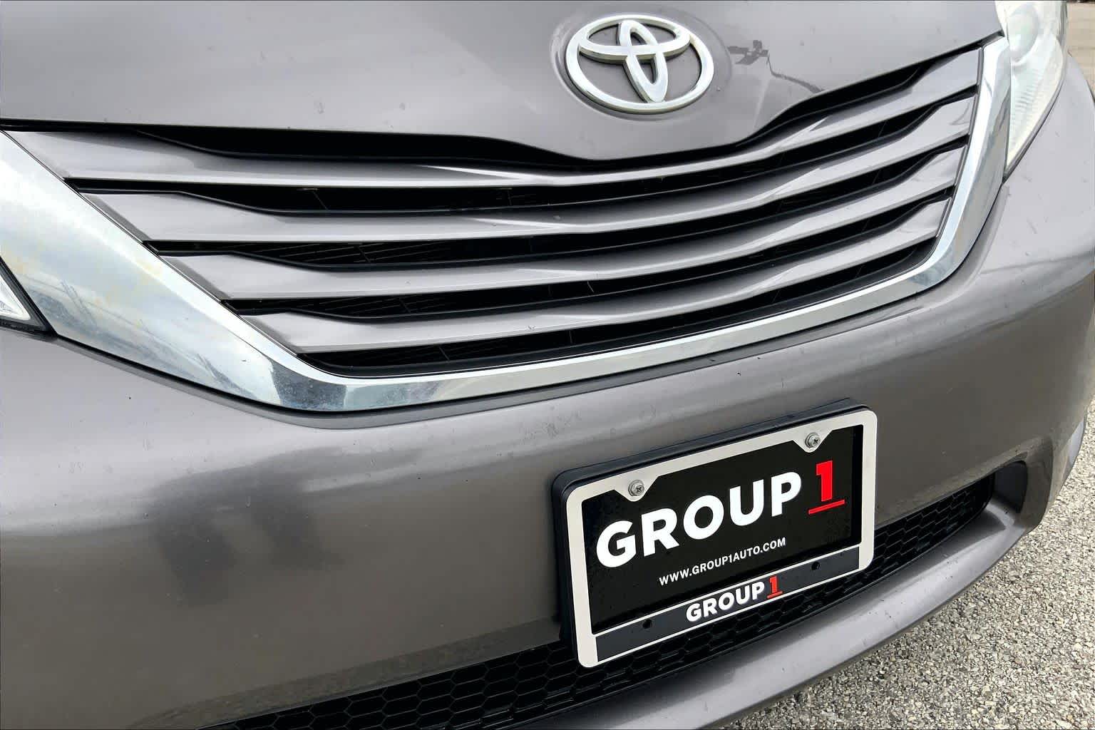 2017 Toyota Sienna XLE Auto Access Seat Predawn Gray Mica at AutoNation Toyota Gulf Fwy
