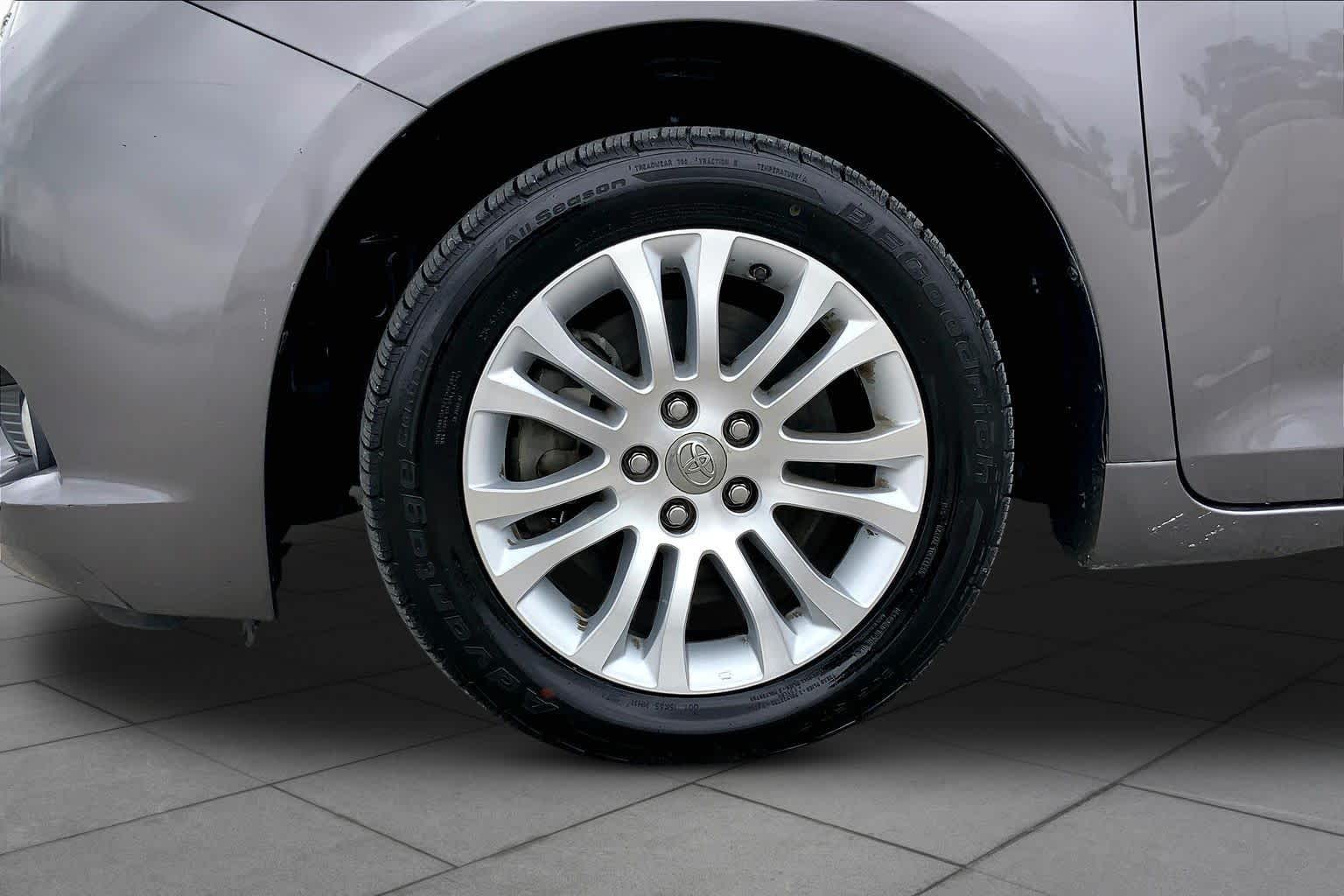 2017 Toyota Sienna XLE Auto Access Seat Predawn Gray Mica at AutoNation Toyota Gulf Fwy