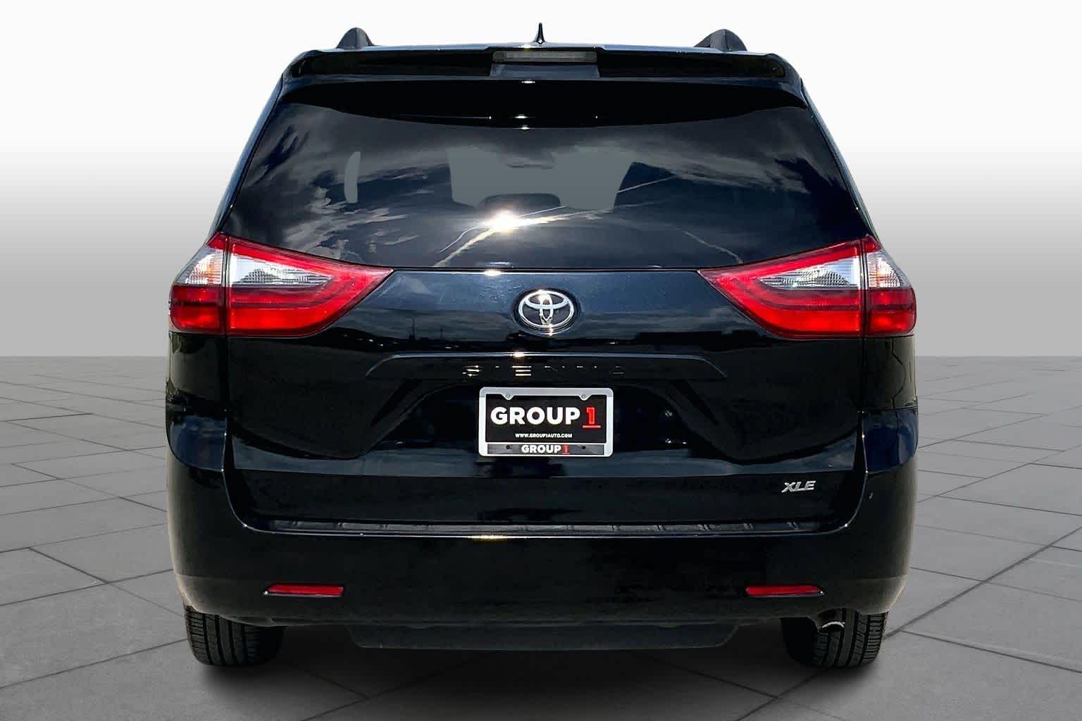 2020 Toyota Sienna XLE - 4