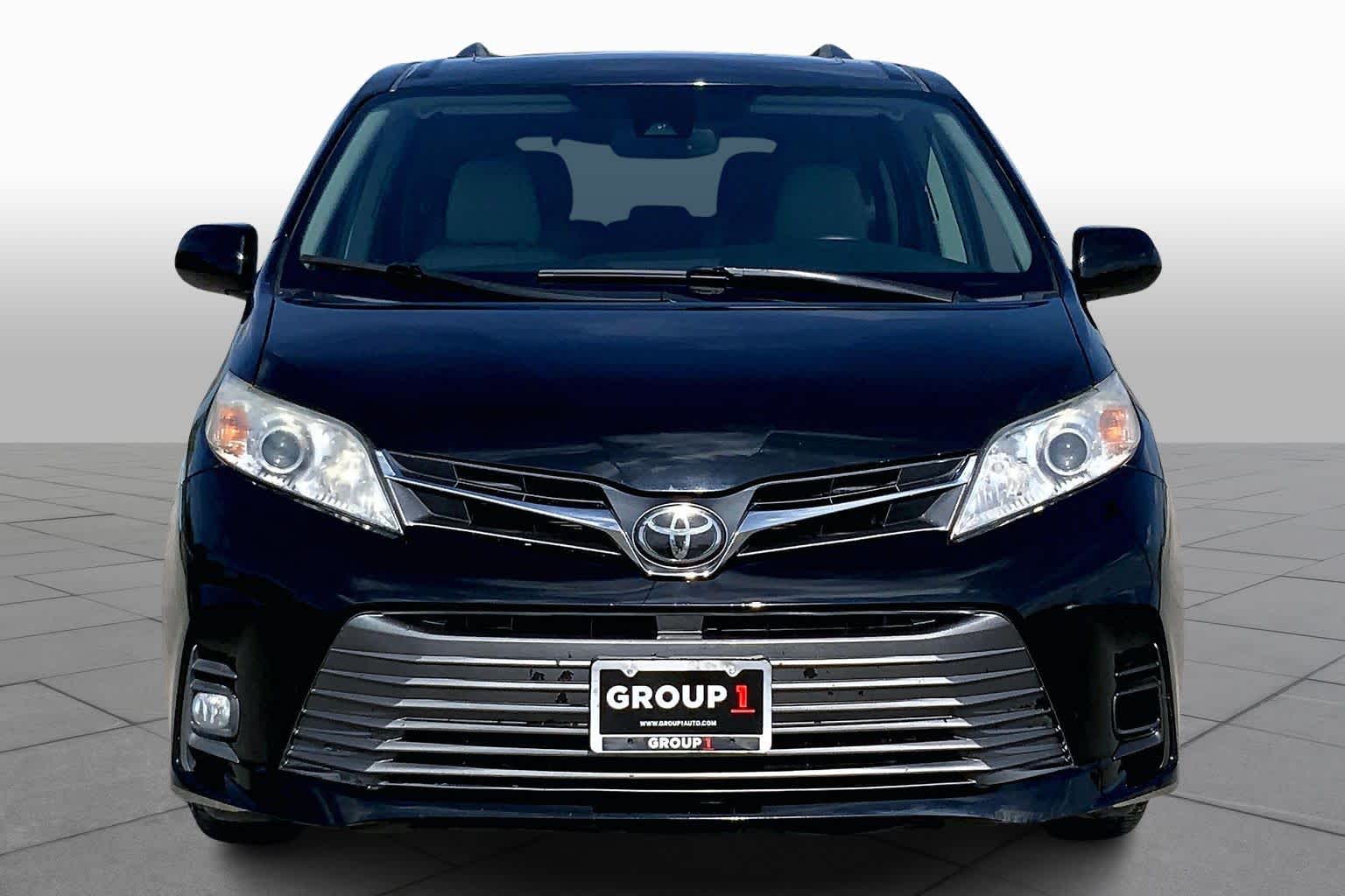 2020 Toyota Sienna XLE - 3