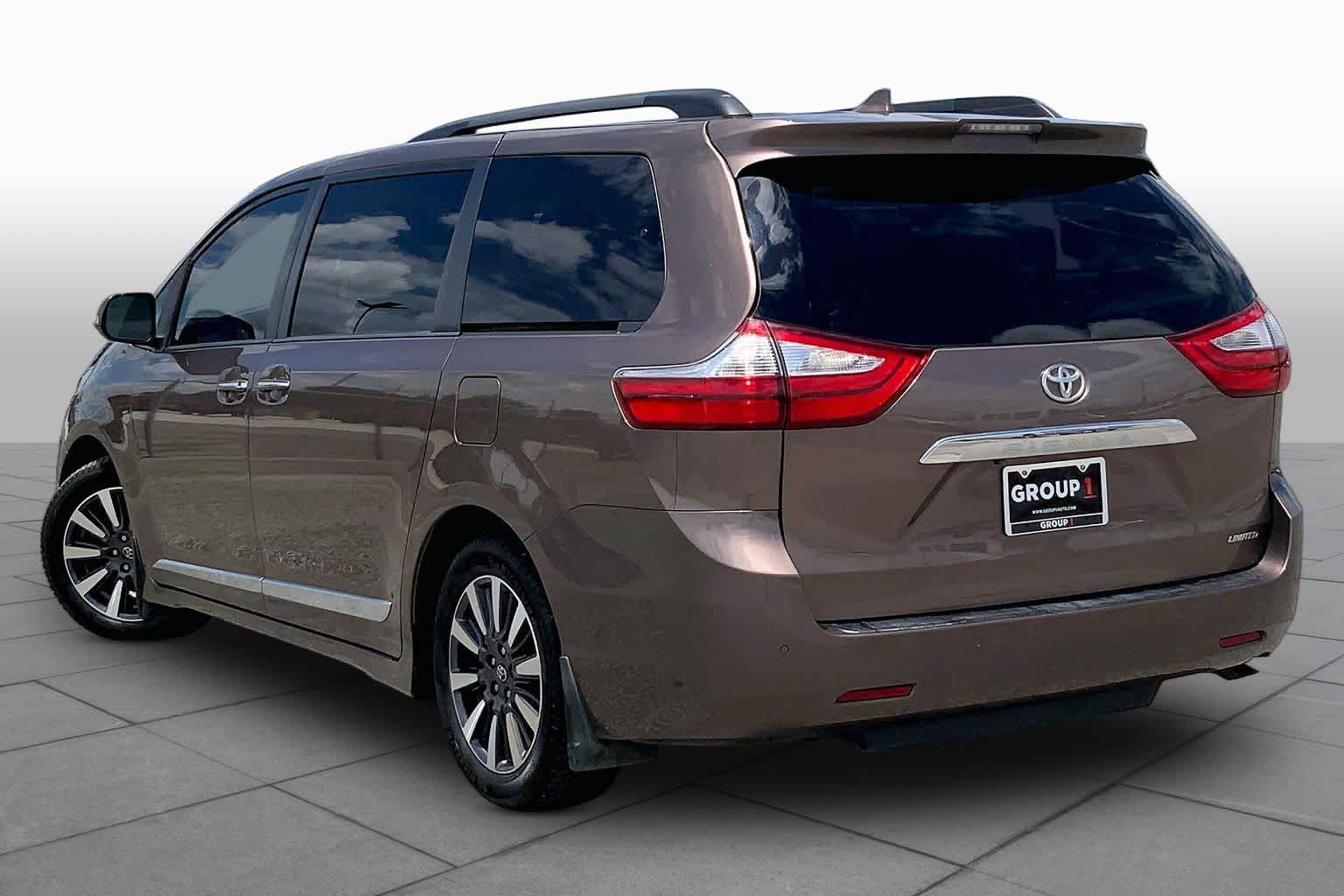 2018 Toyota Sienna Limited Toasted Walnut Pearl at AutoNation USA Katy