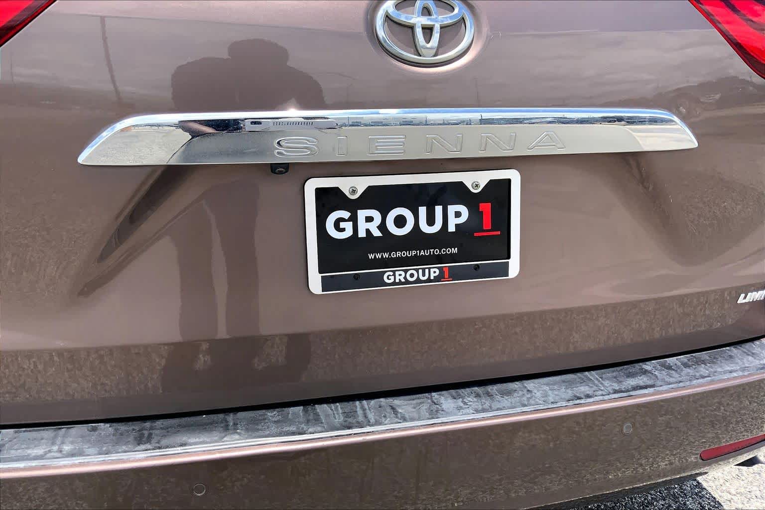 2018 Toyota Sienna Limited Toasted Walnut Pearl at AutoNation USA Katy