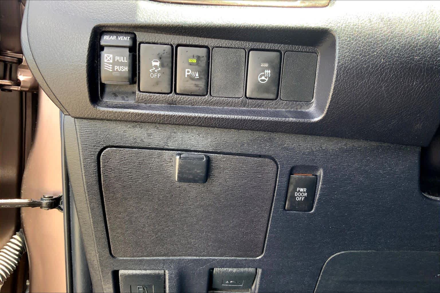 2018 Toyota Sienna Limited Toasted Walnut Pearl at AutoNation USA Katy