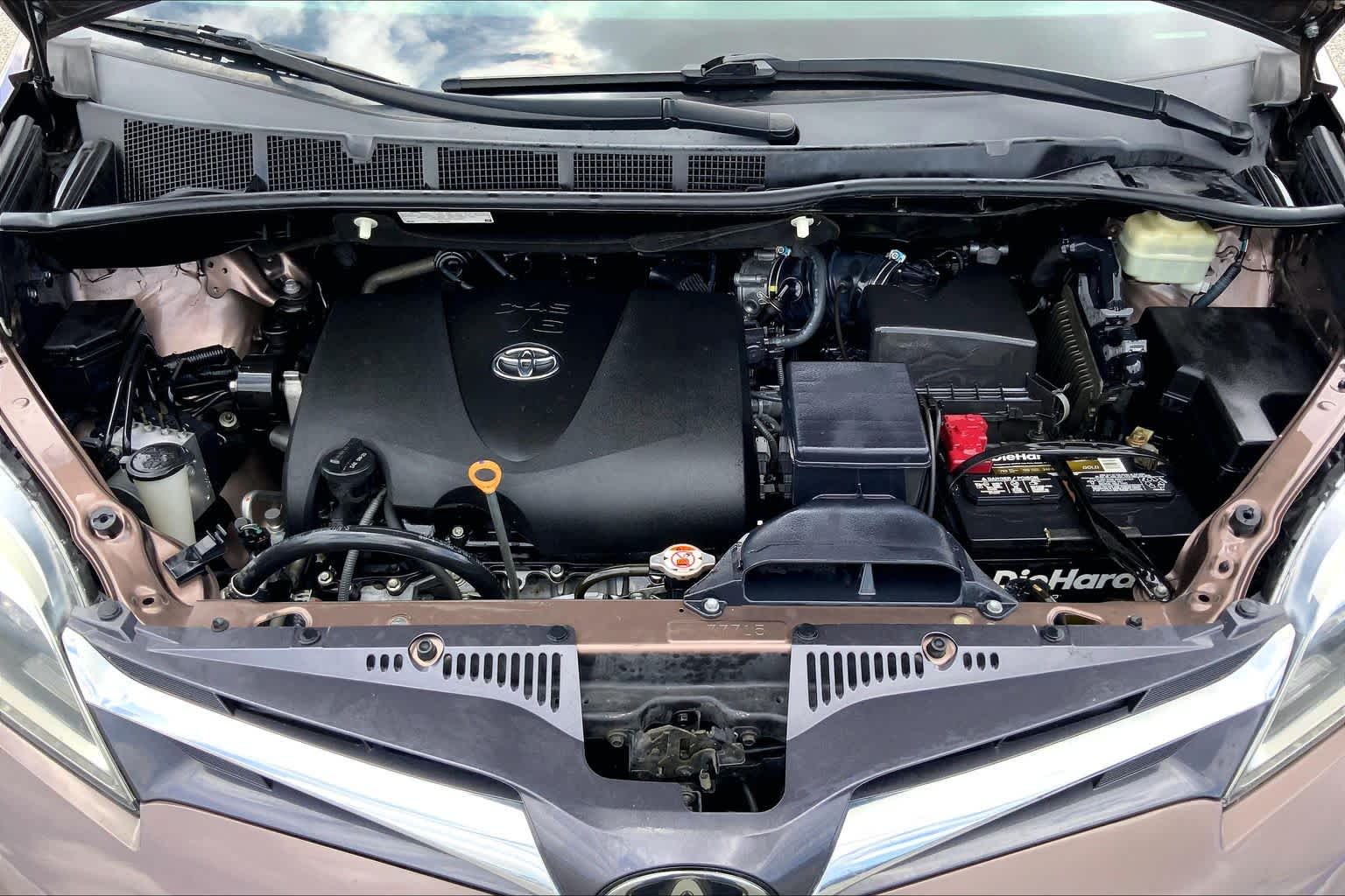 2018 Toyota Sienna Limited Toasted Walnut Pearl at AutoNation USA Katy