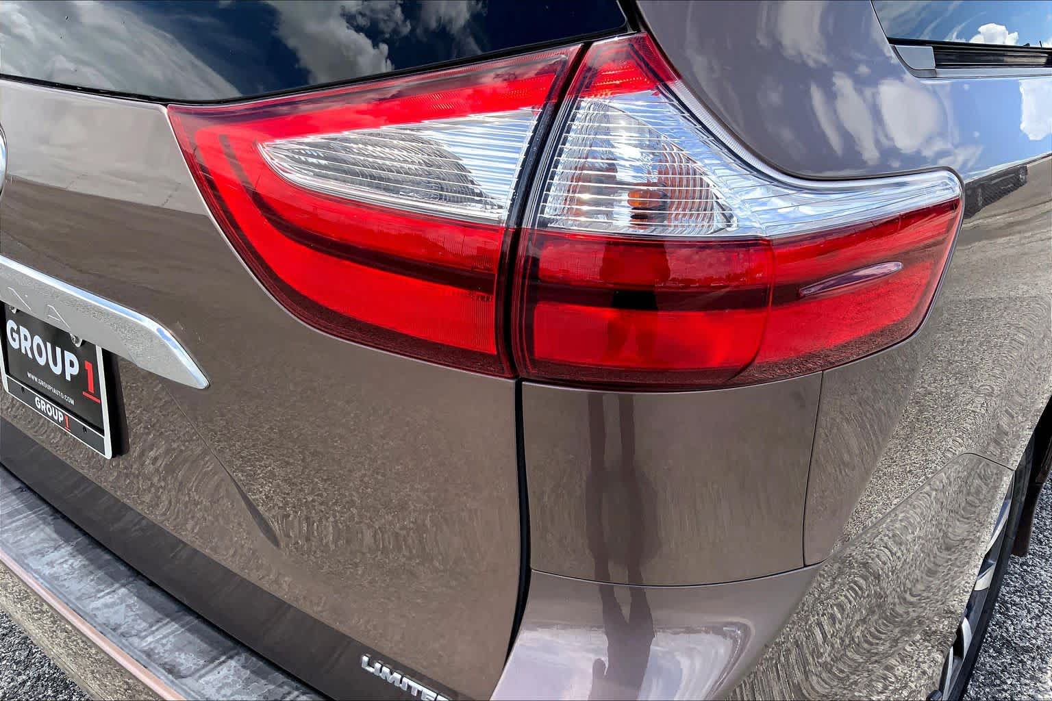 2018 Toyota Sienna Limited Toasted Walnut Pearl at AutoNation USA Katy
