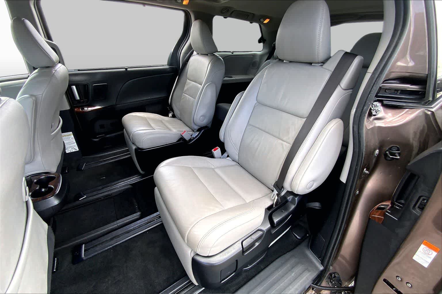 2018 Toyota Sienna Limited Toasted Walnut Pearl at AutoNation USA Katy