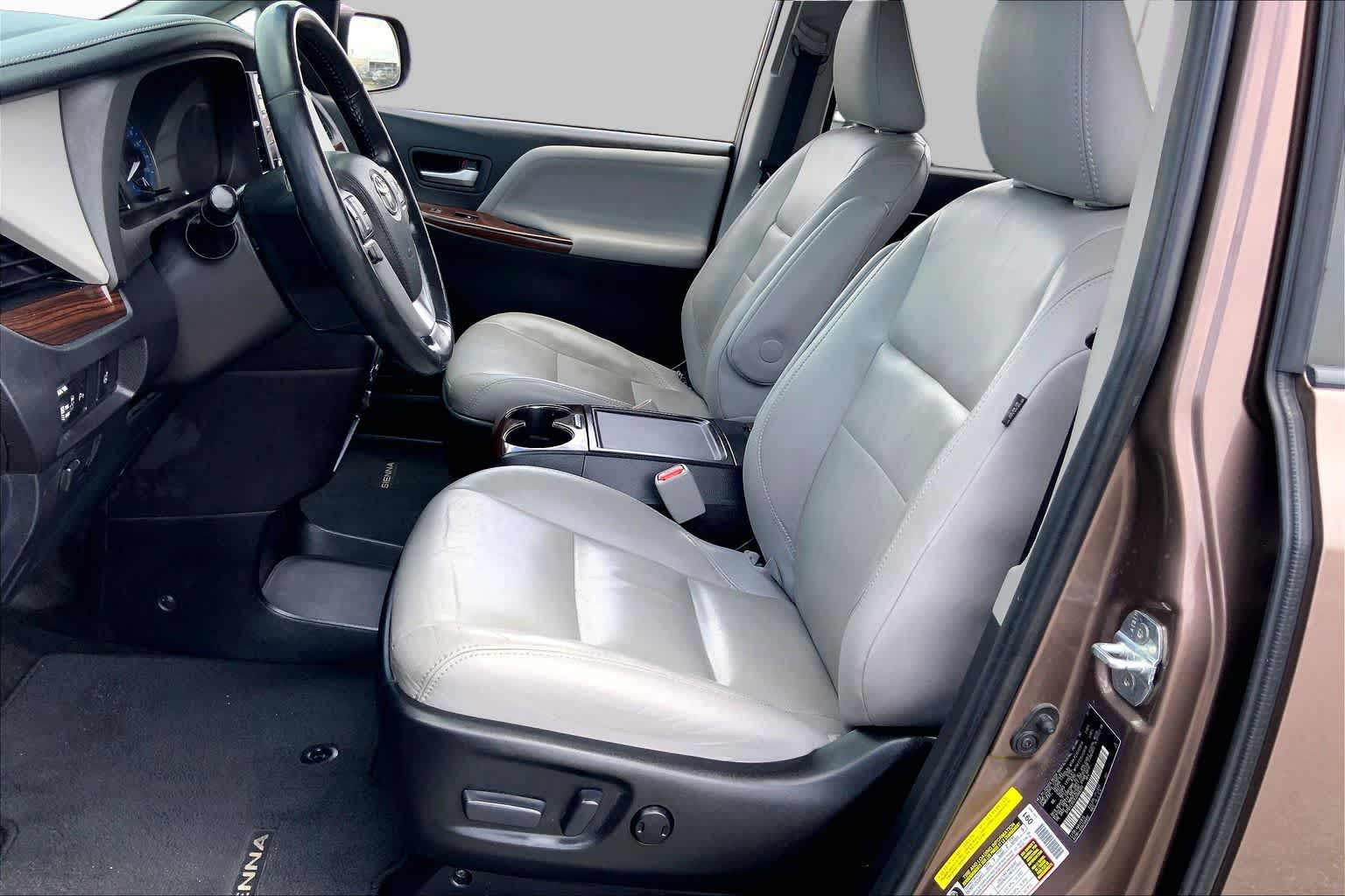 2018 Toyota Sienna Limited Toasted Walnut Pearl at AutoNation USA Katy