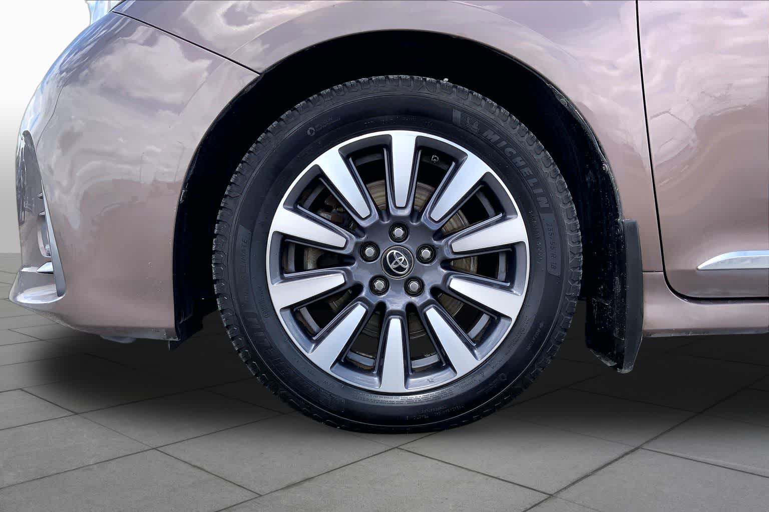 2018 Toyota Sienna Limited Toasted Walnut Pearl at AutoNation USA Katy