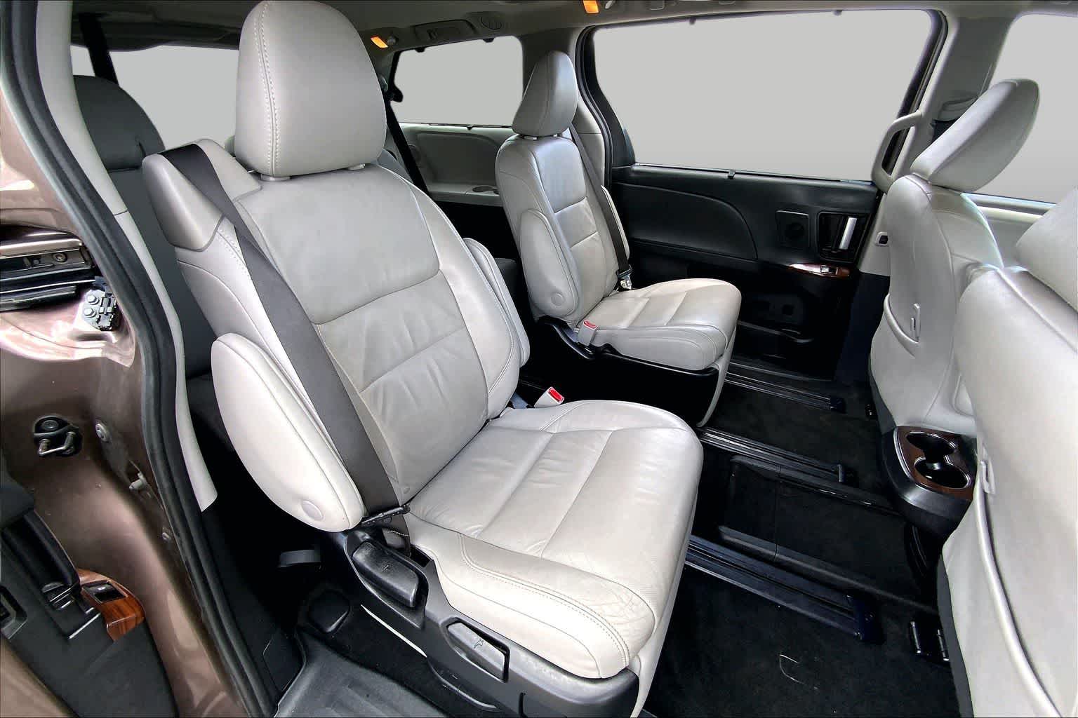 2018 Toyota Sienna Limited Toasted Walnut Pearl at AutoNation USA Katy