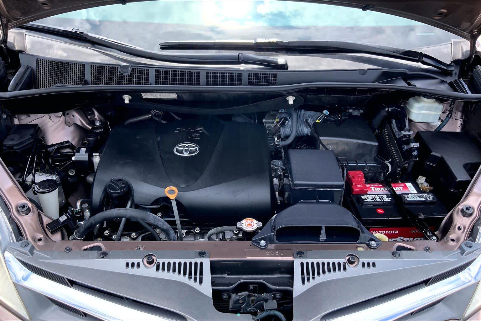 2019 Toyota Sienna XLE Premium Toasted Walnut Pearl at Group 1 Toyota Southwest